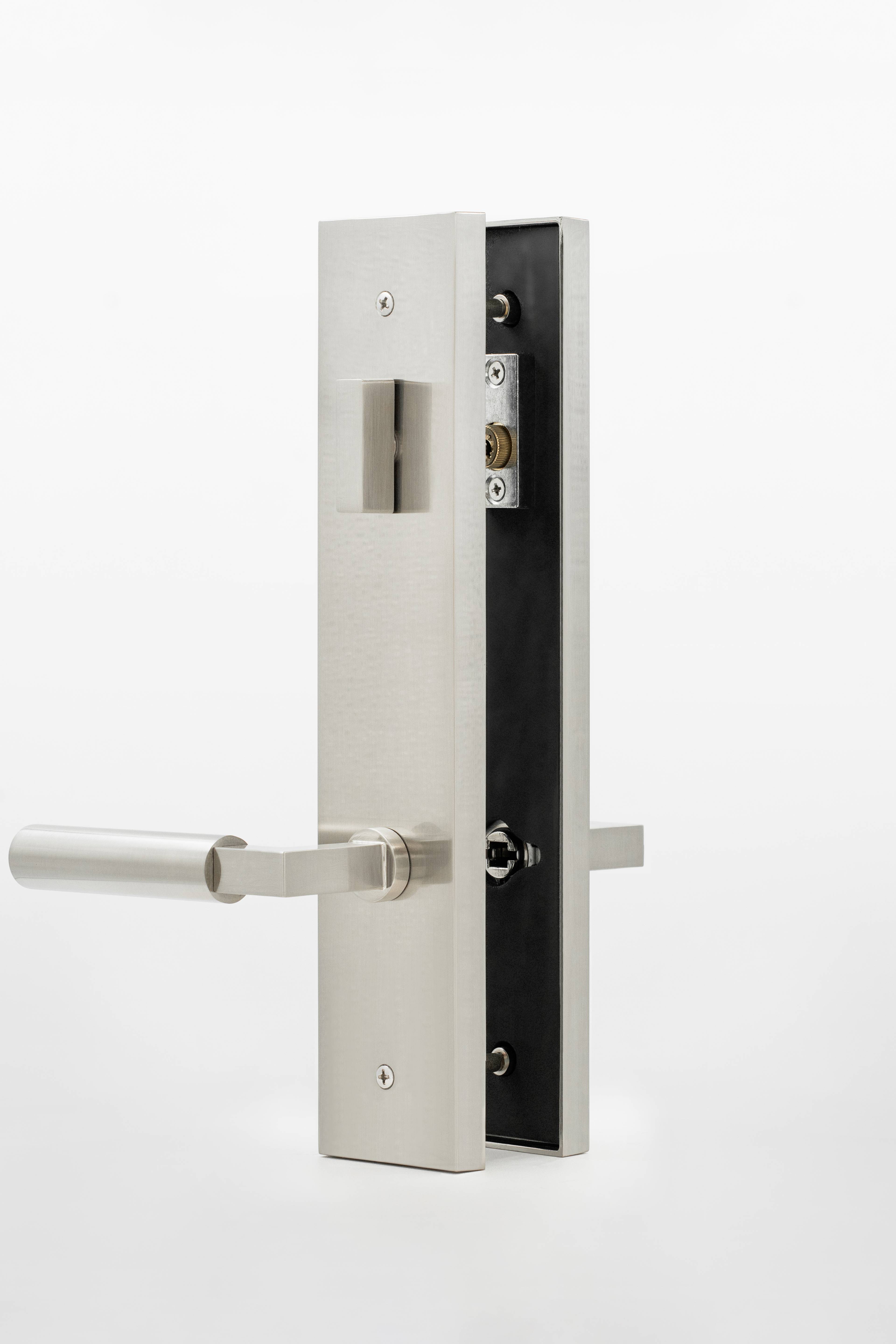 Aviator Short Modern Plate