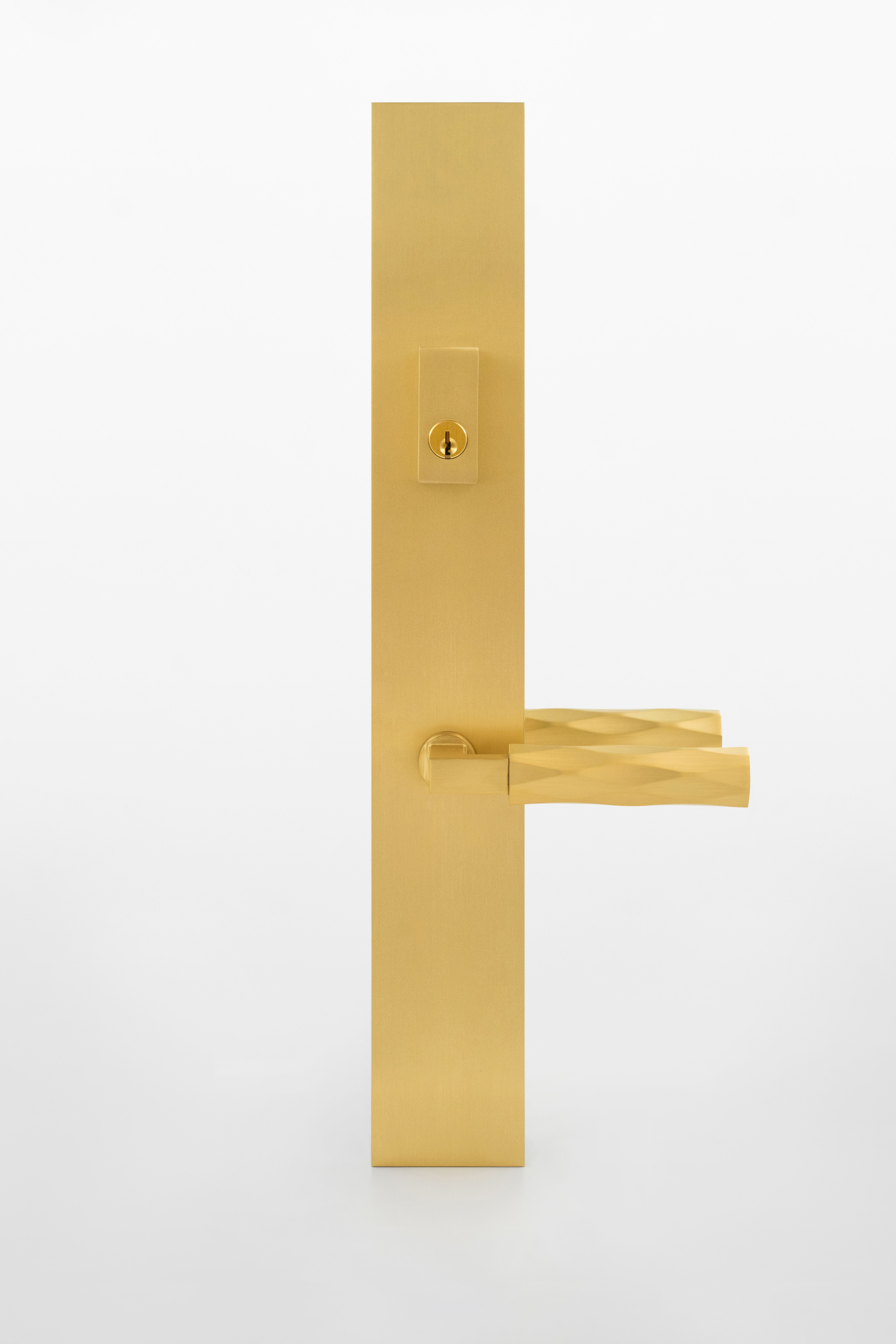 Royal Tall Modern Plate