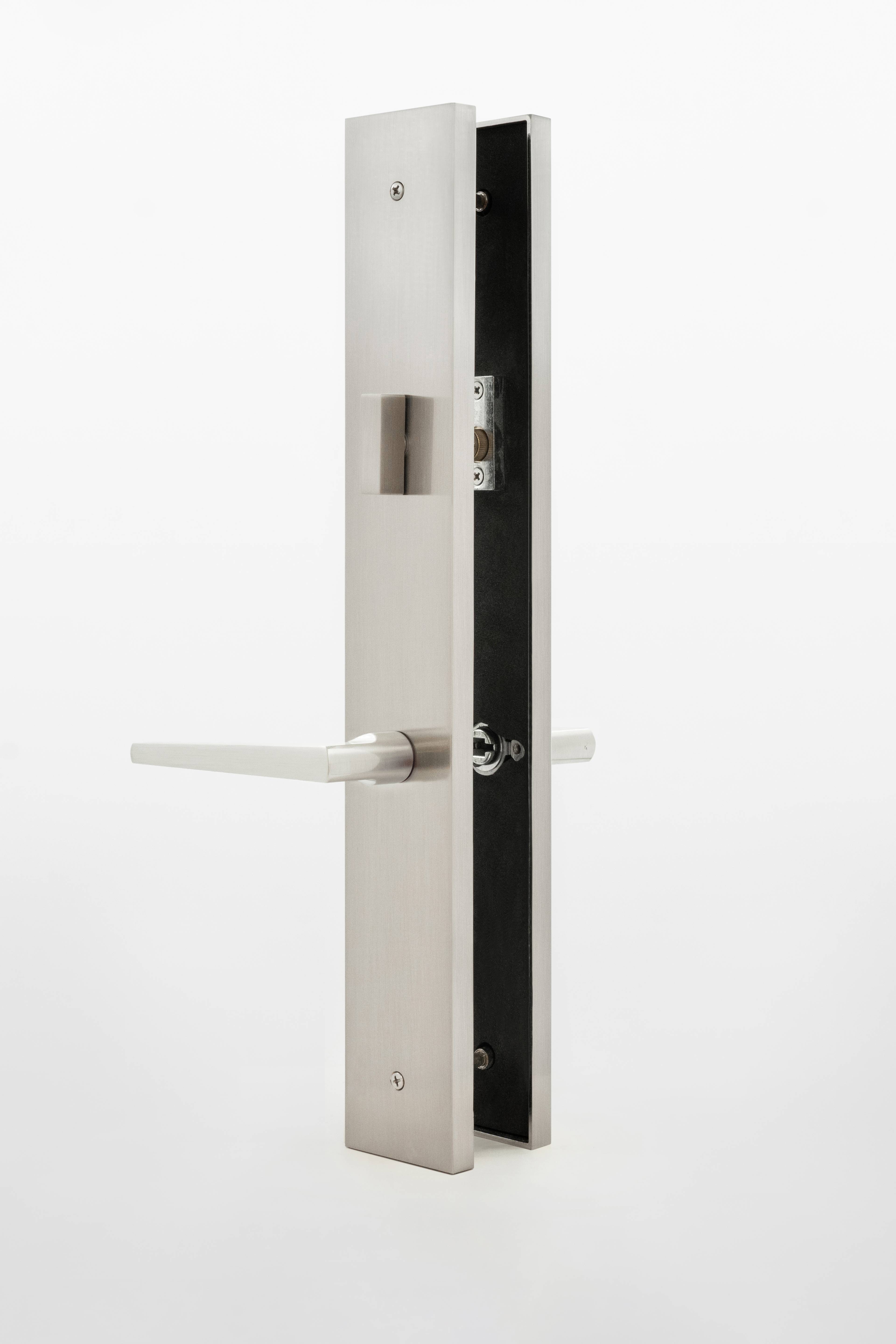 Architect Tall Modern Plate