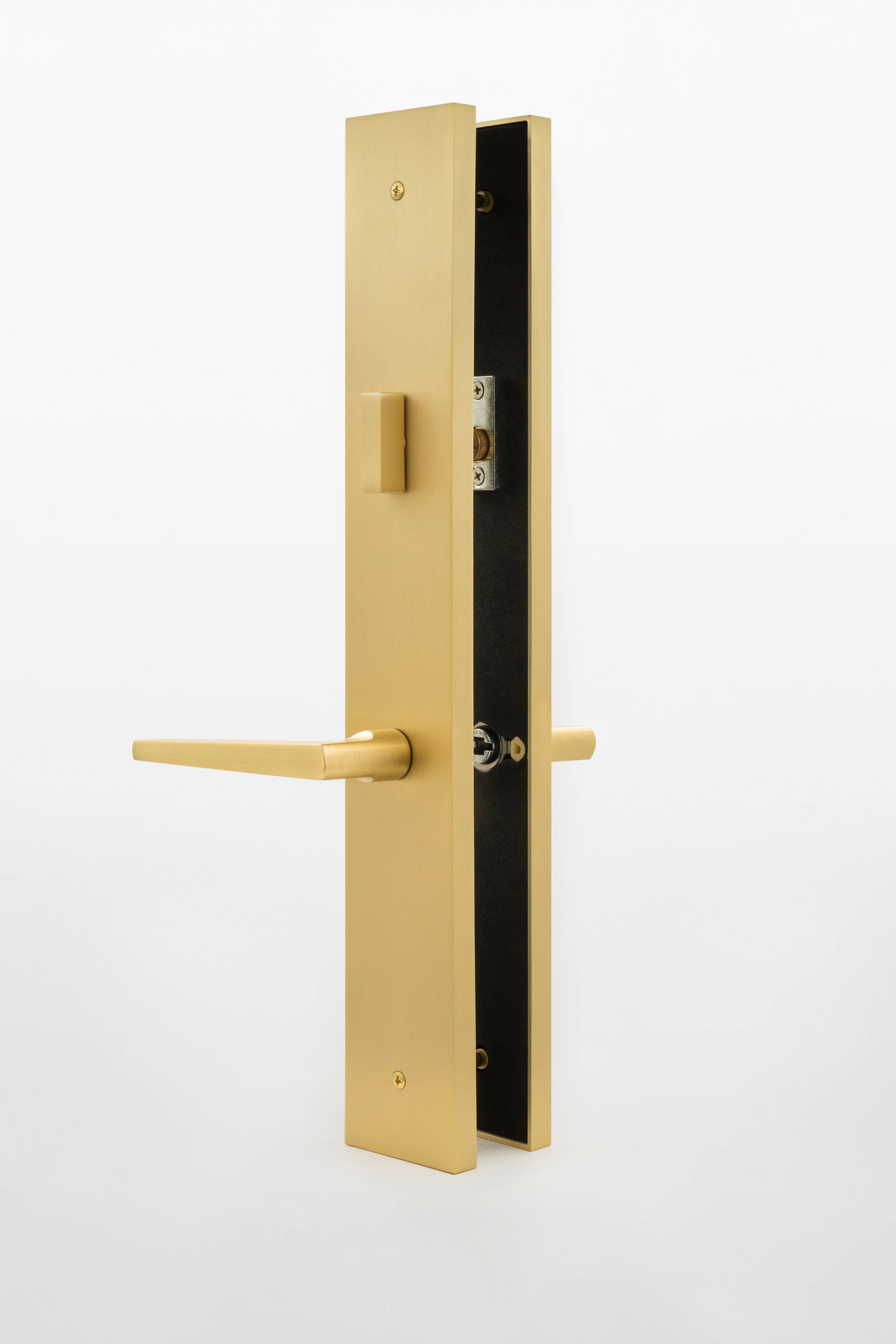 Architect Tall Modern Plate