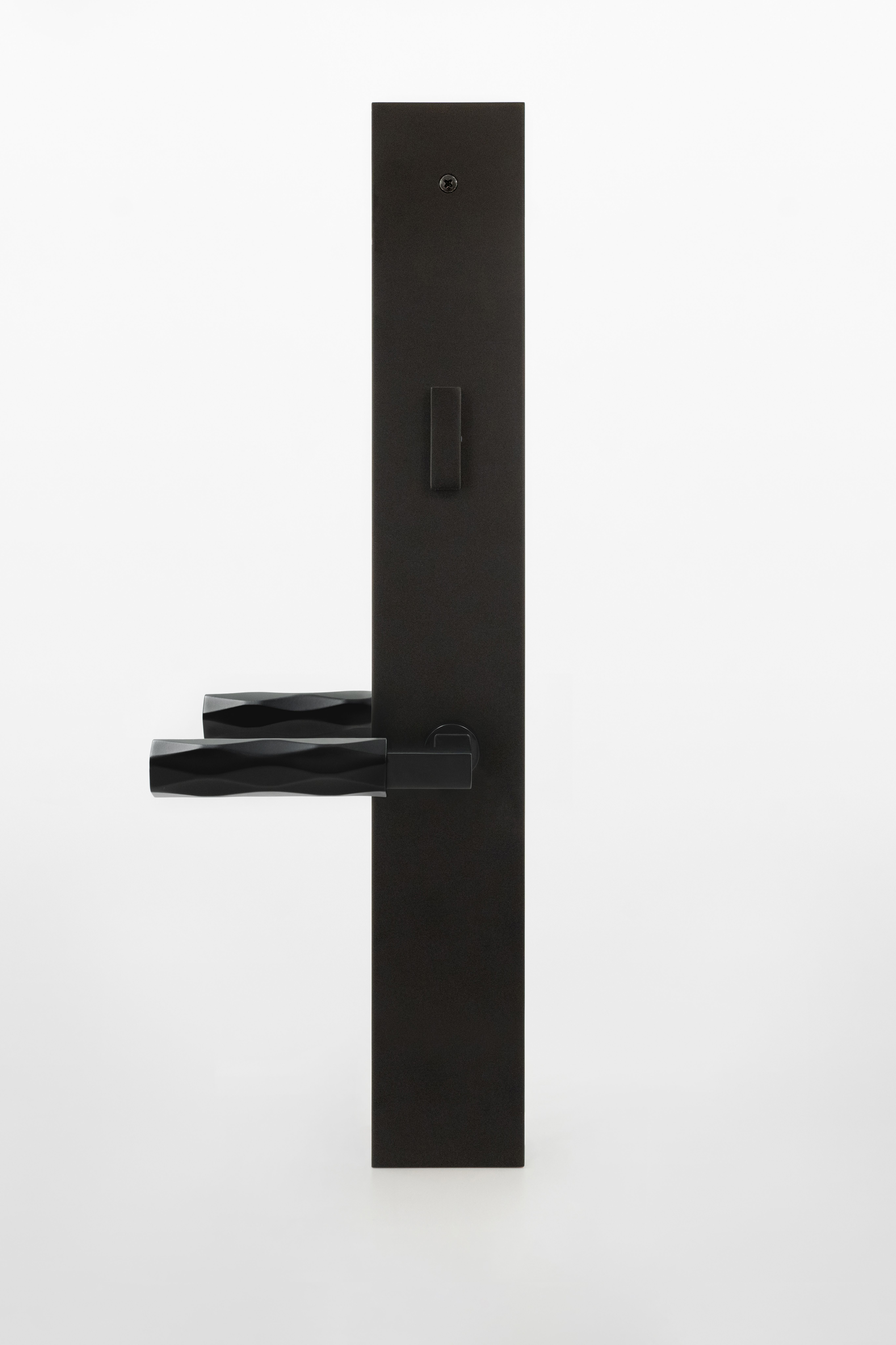 Royal Tall Modern Plate