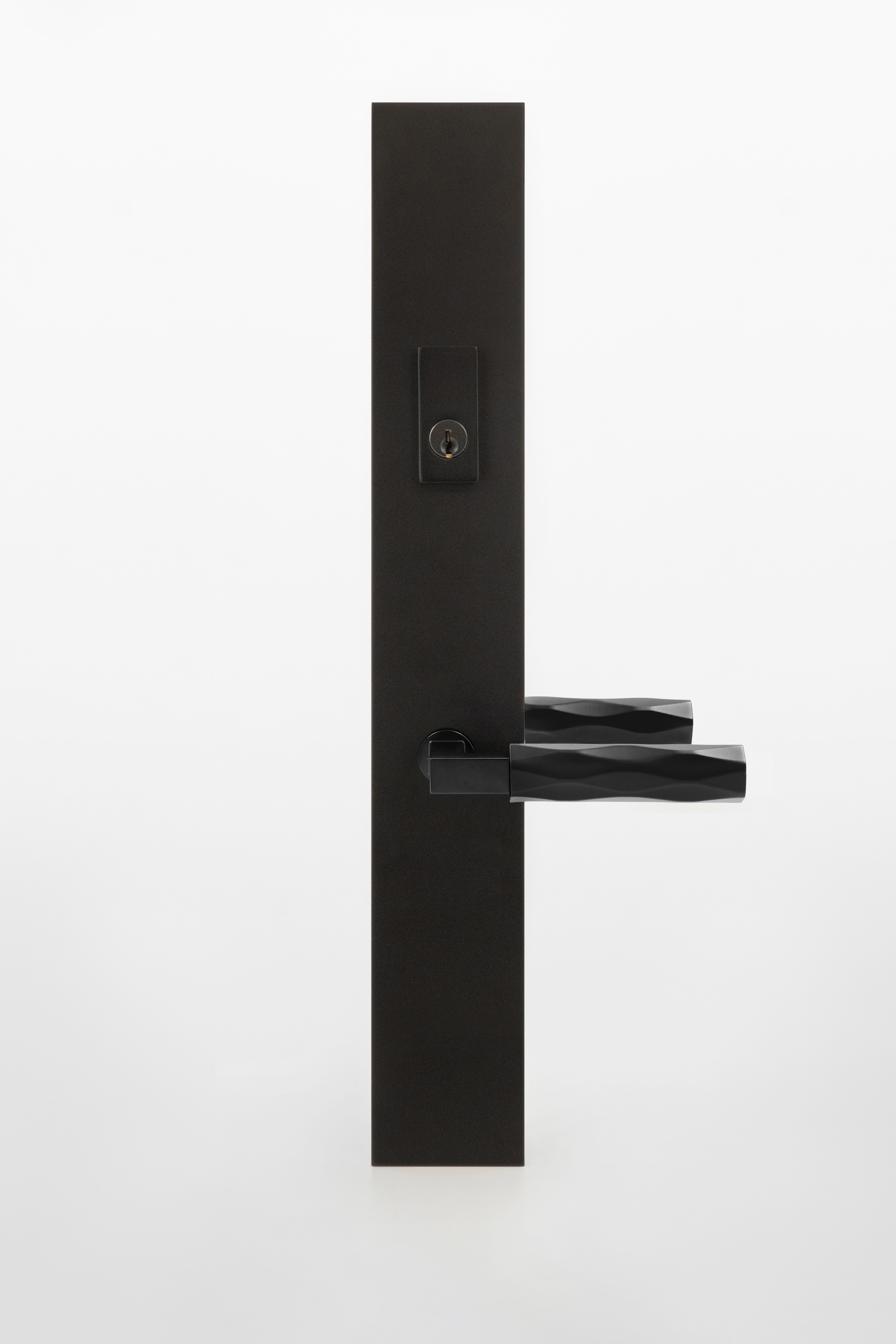 Royal Tall Modern Plate