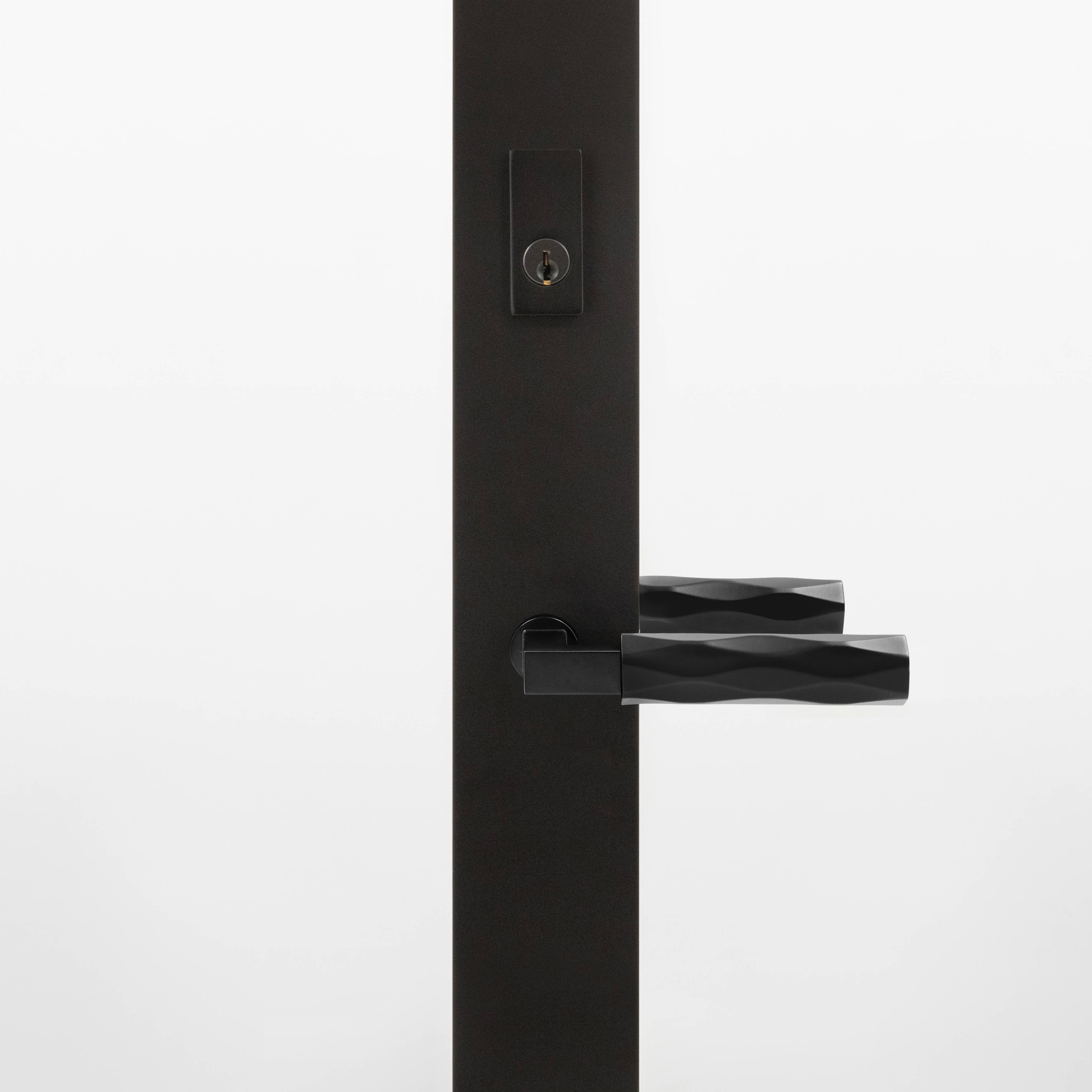 Royal Tall Modern Plate