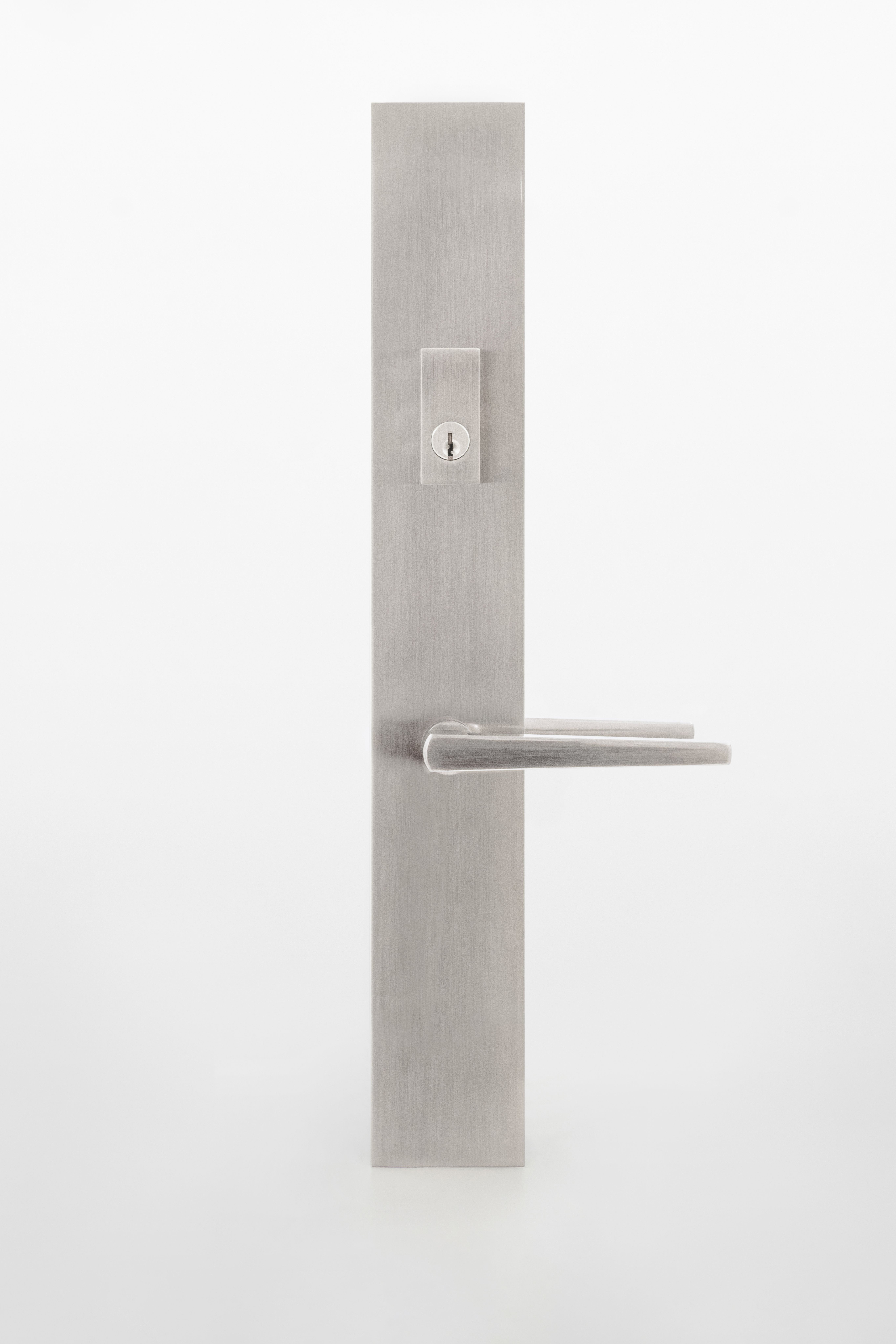 Architect Tall Modern Plate