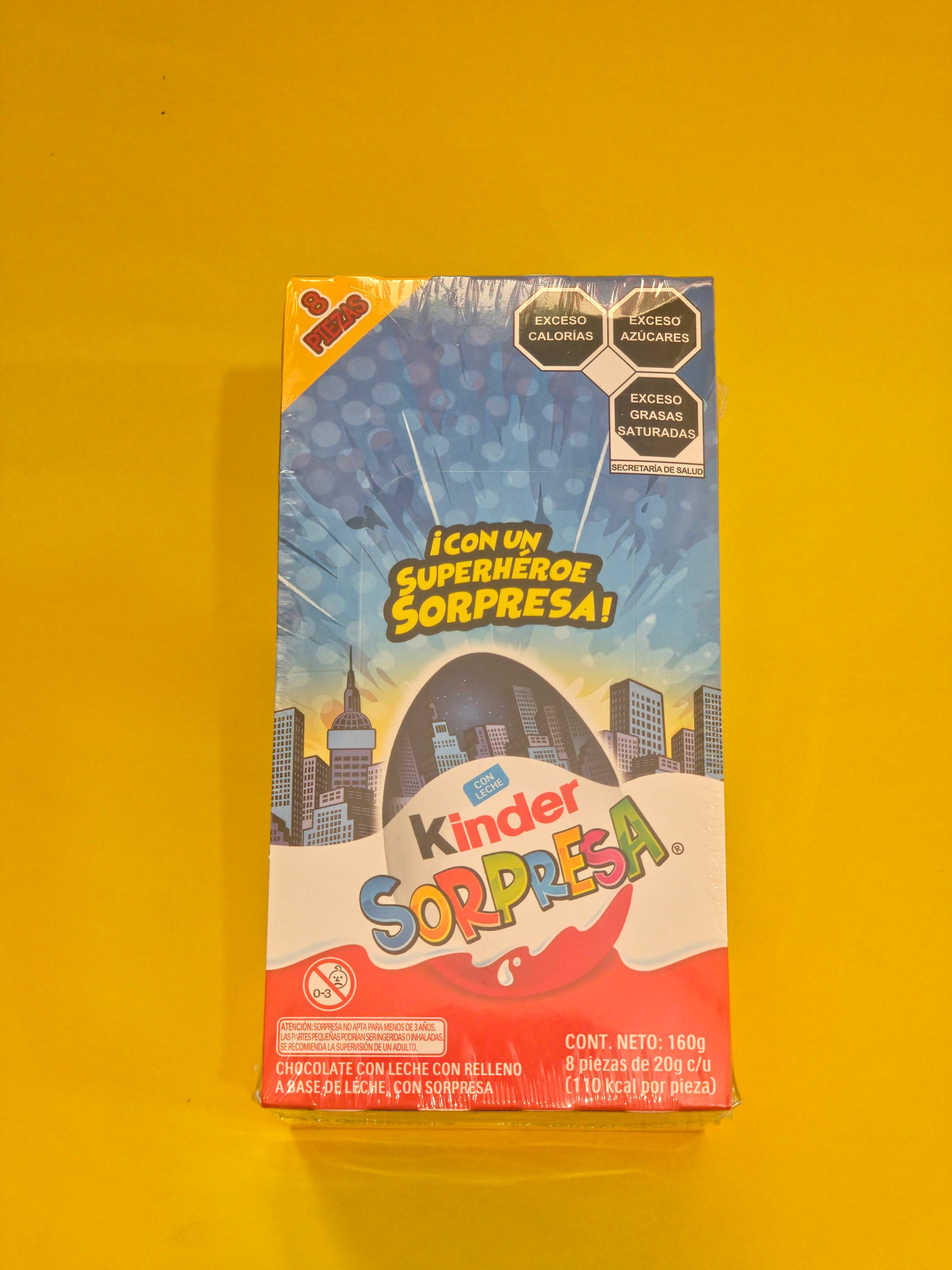 HUEVITO KINDER SUPERHEROE 12X8