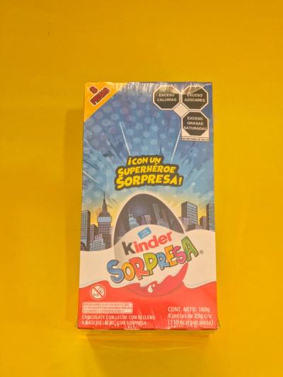 HUEVITO KINDER SUPERHEROE 12X8