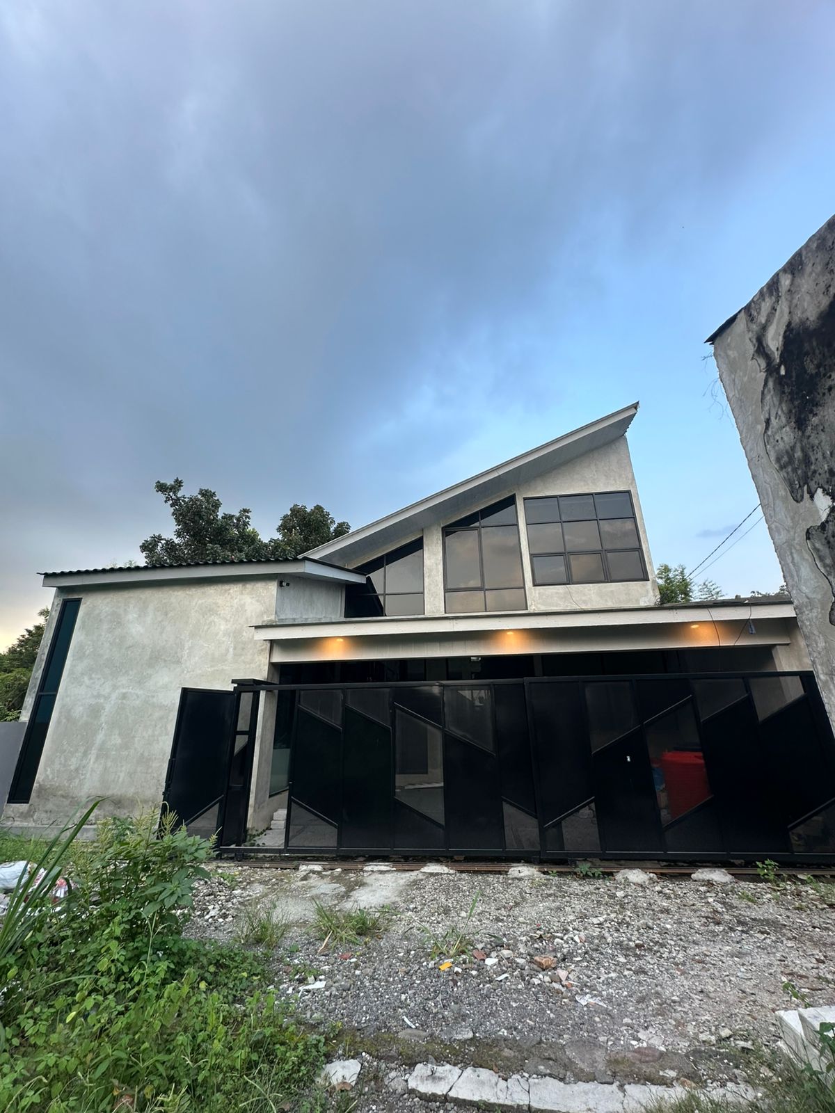 Proyek Rumah Modern Tropical