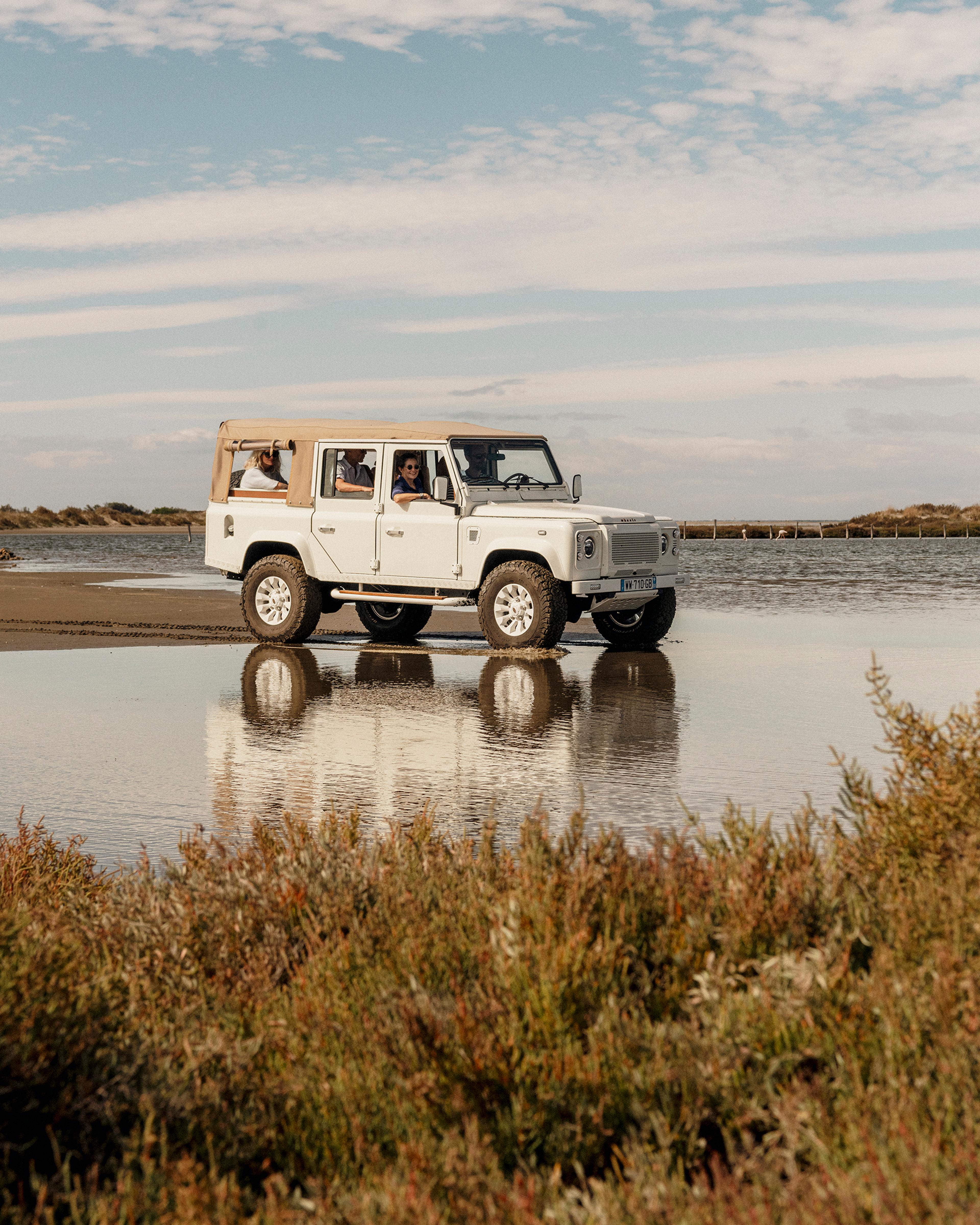 If you would like us to organise a tailor-made day for you, a bespoke day as part of your week's rental, we are here to meet all your requests.