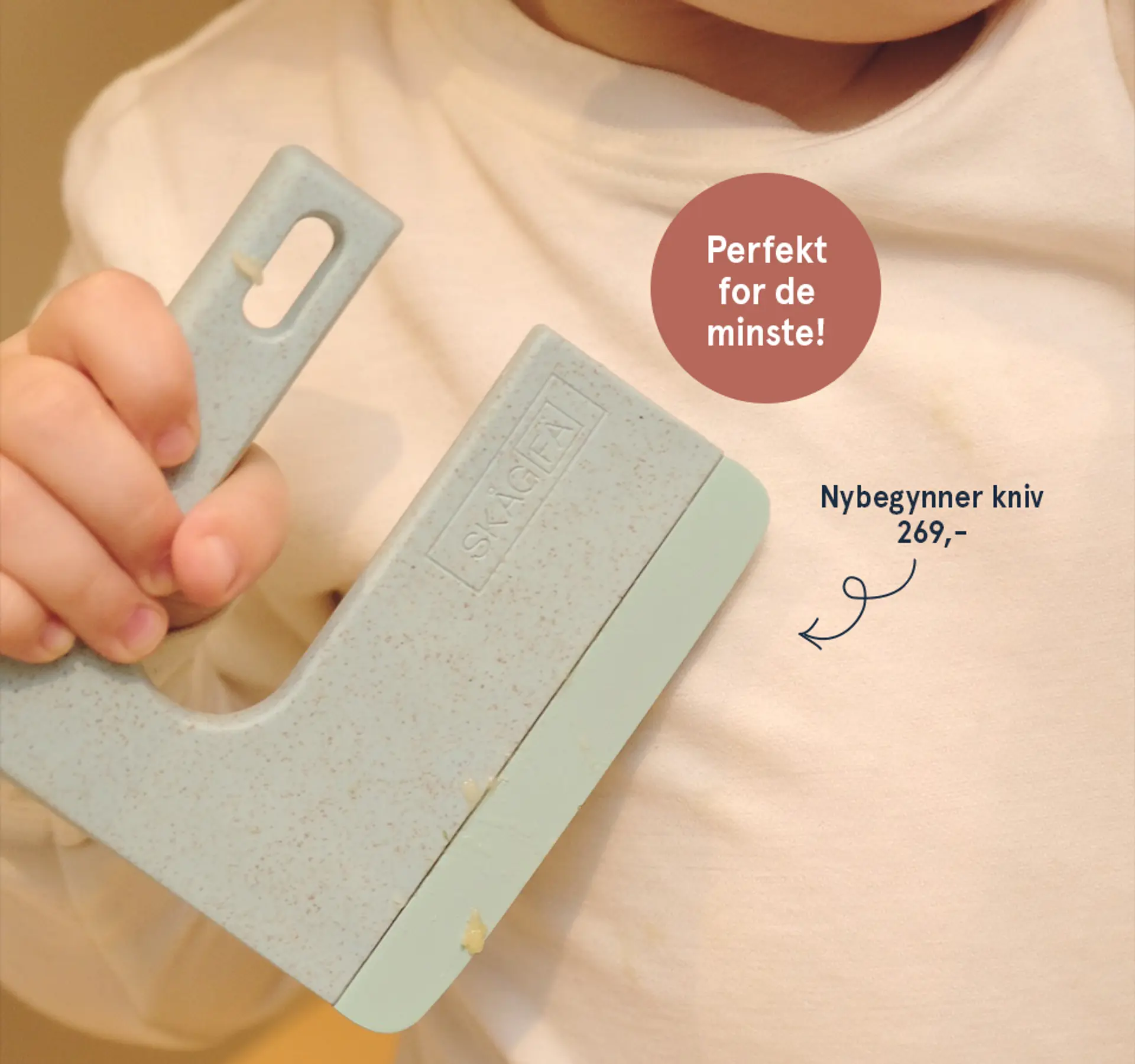 Nærbilde av Julekula fra Snøfall som lyser opp når man blåser på den, 359,- med teksten "Adventskos - dette gir den deilige julestemningen"