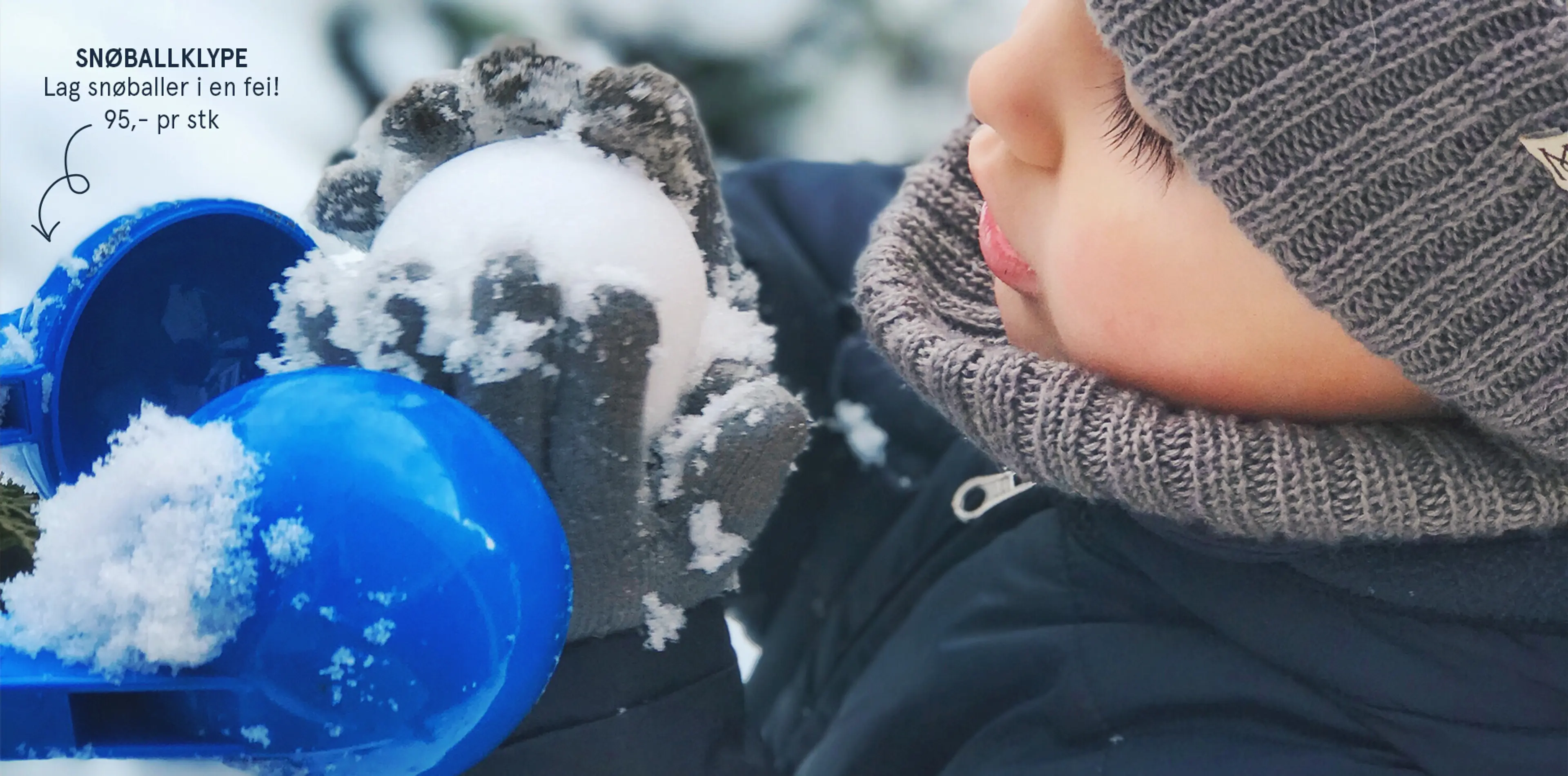 Fotografi av gutt med vinterklær som leker med snøballklype - lag snøballer i en fei! 95 kr pr stk.