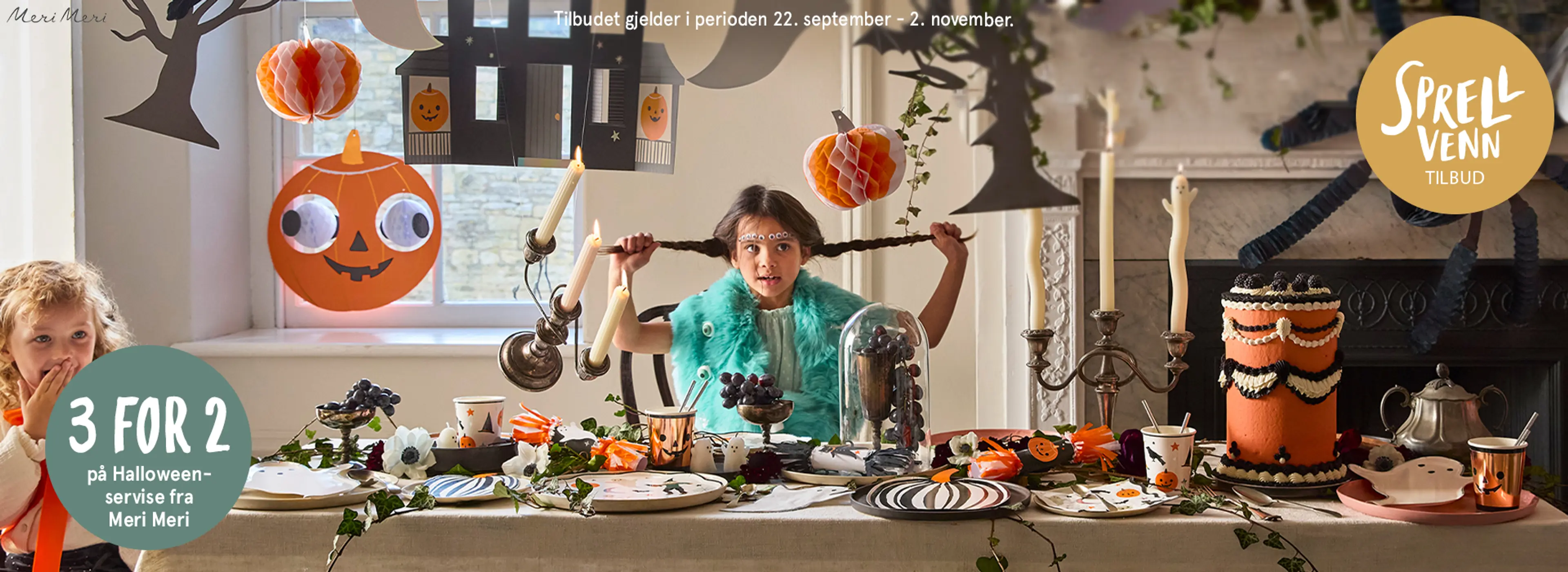 Sprellvenntilbud! 3 for 2 på Halloween-serviser fra Meri Meri. Fotografi av et festbord dekket med Halloweenpynt, foto av Meri Meri.