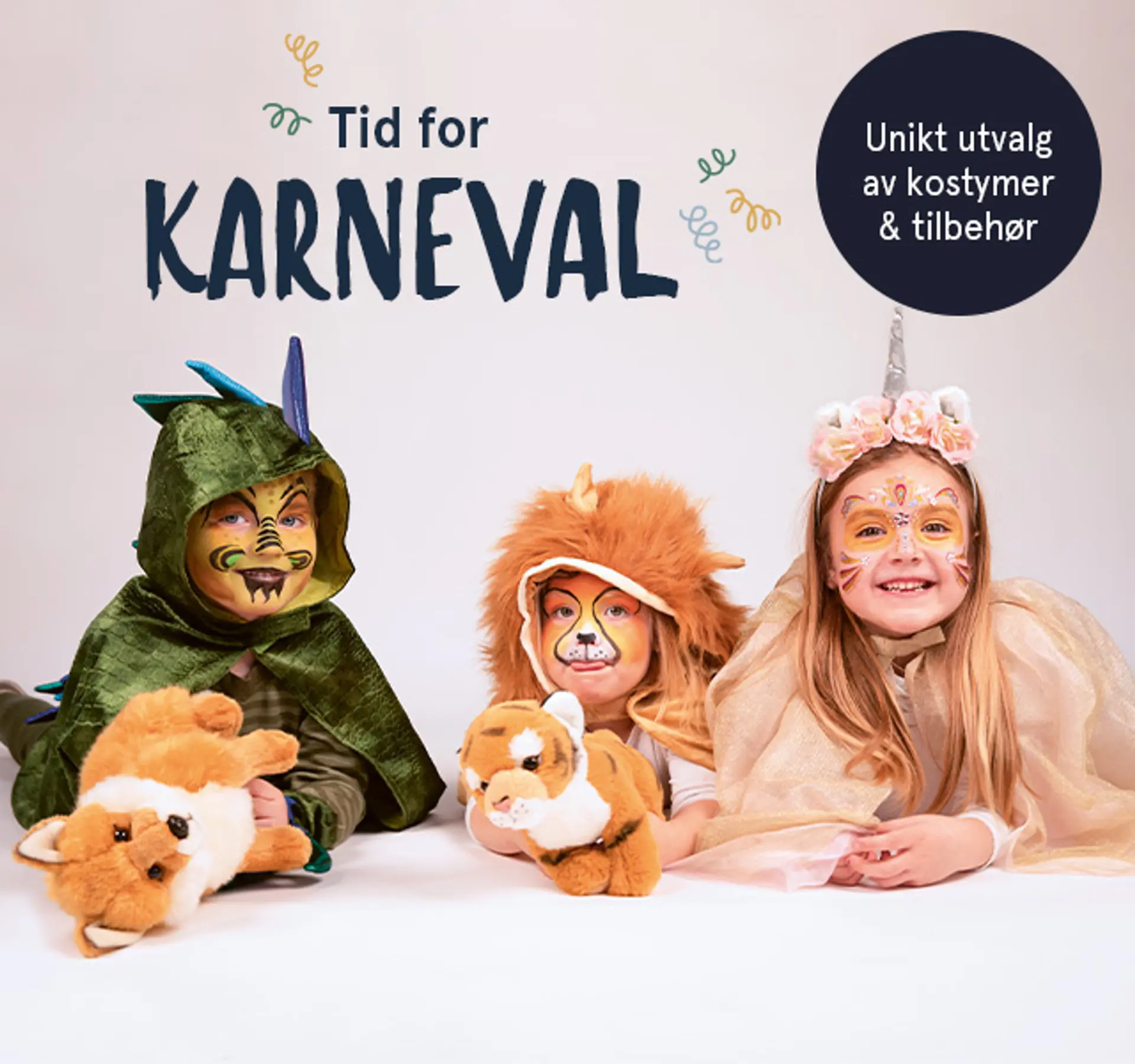 Tid for karneval! Sprell har et unikt utvalg av kostymer og tilbehør. Fotografi av tre barn utkledd i kostyme.