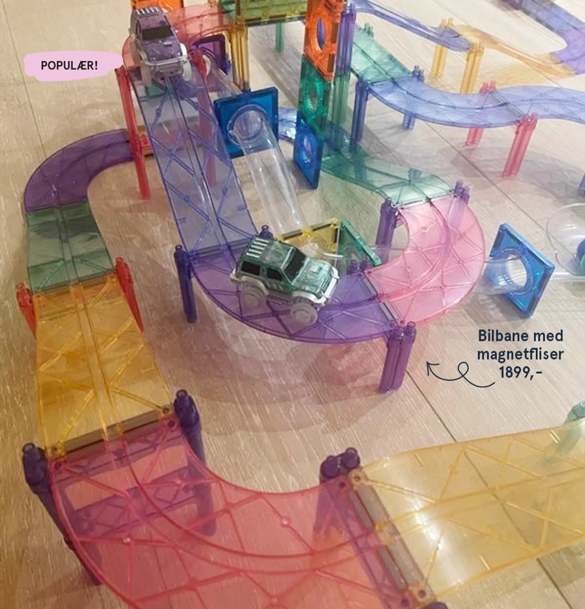 Gavetips fra 4 år: bilbane med magnetfliser - populær! Fotografi av bilbanen.