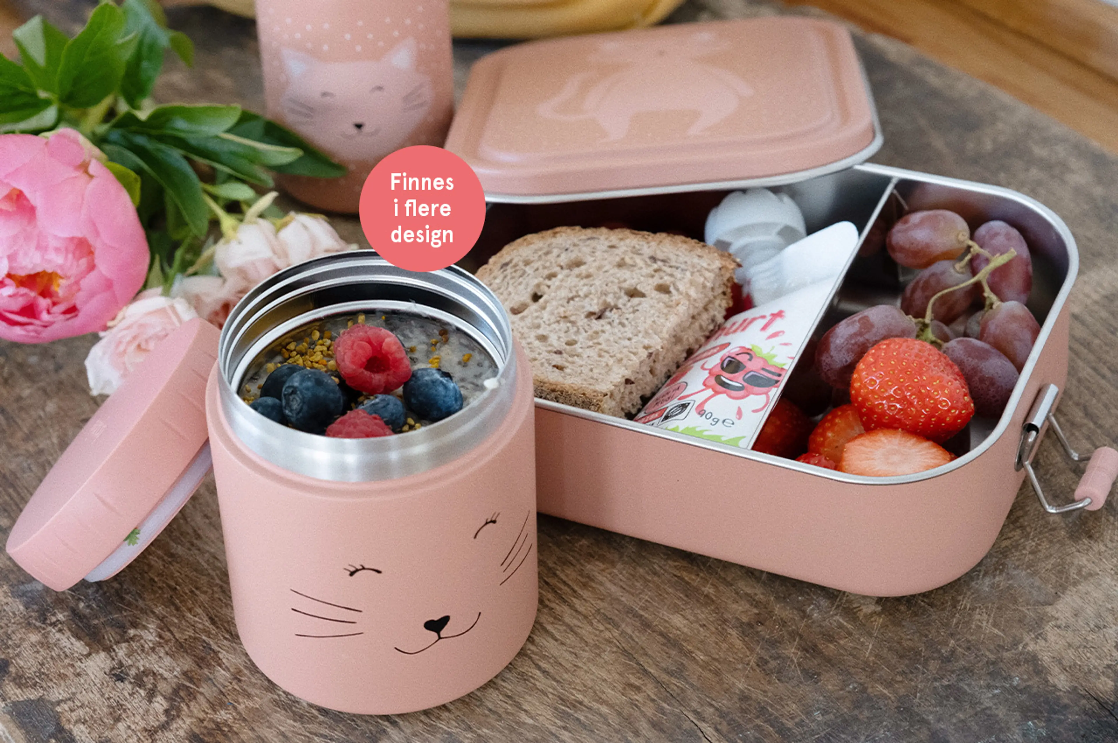 Fotografi av Trixie mattermos og matboks med to rom i rustfritt stål - finnes i flere design.