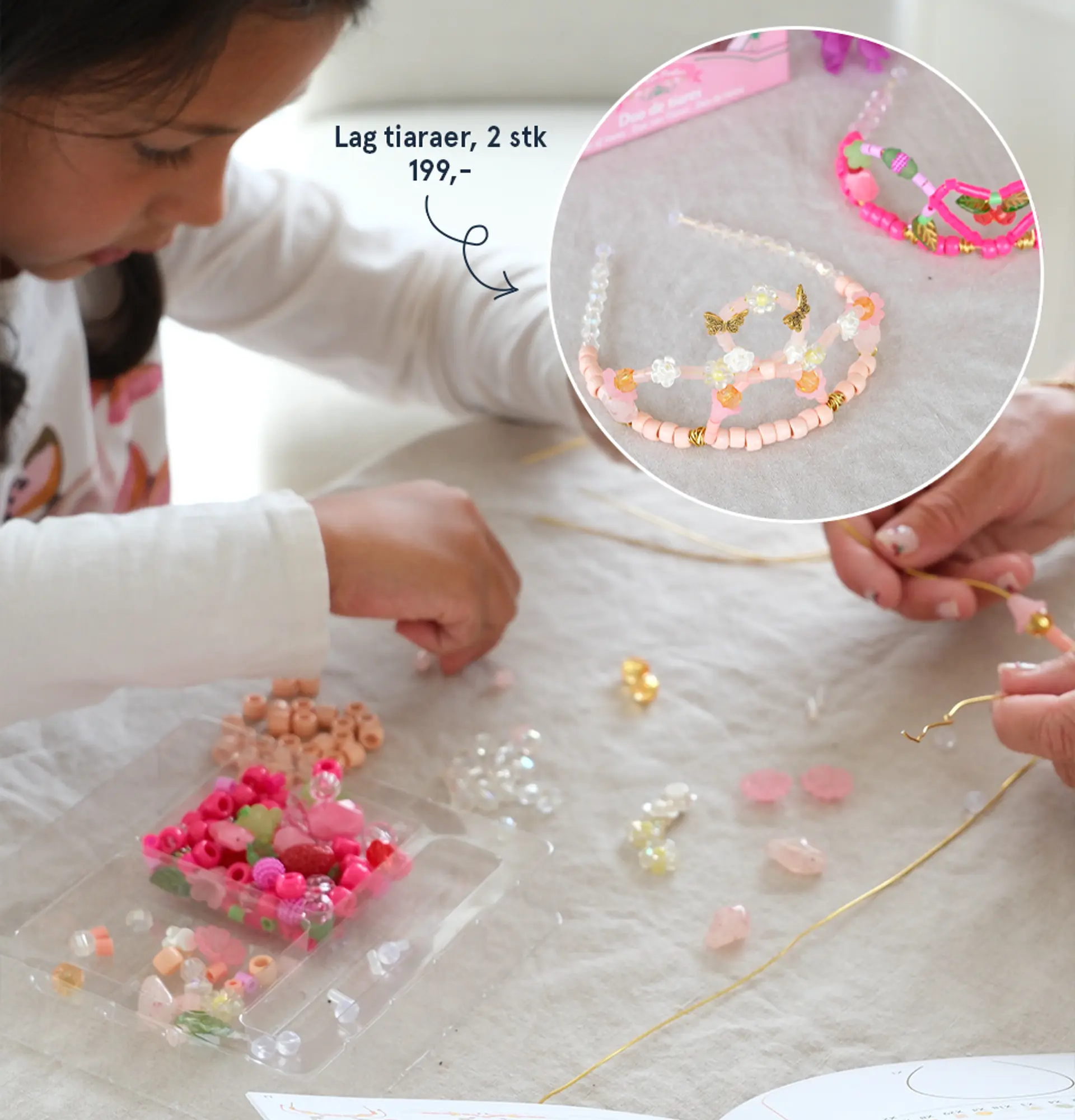 Gavetips fra 6 år: Lag tiaraer. Fotografi av barn som perler med hobbysettet.