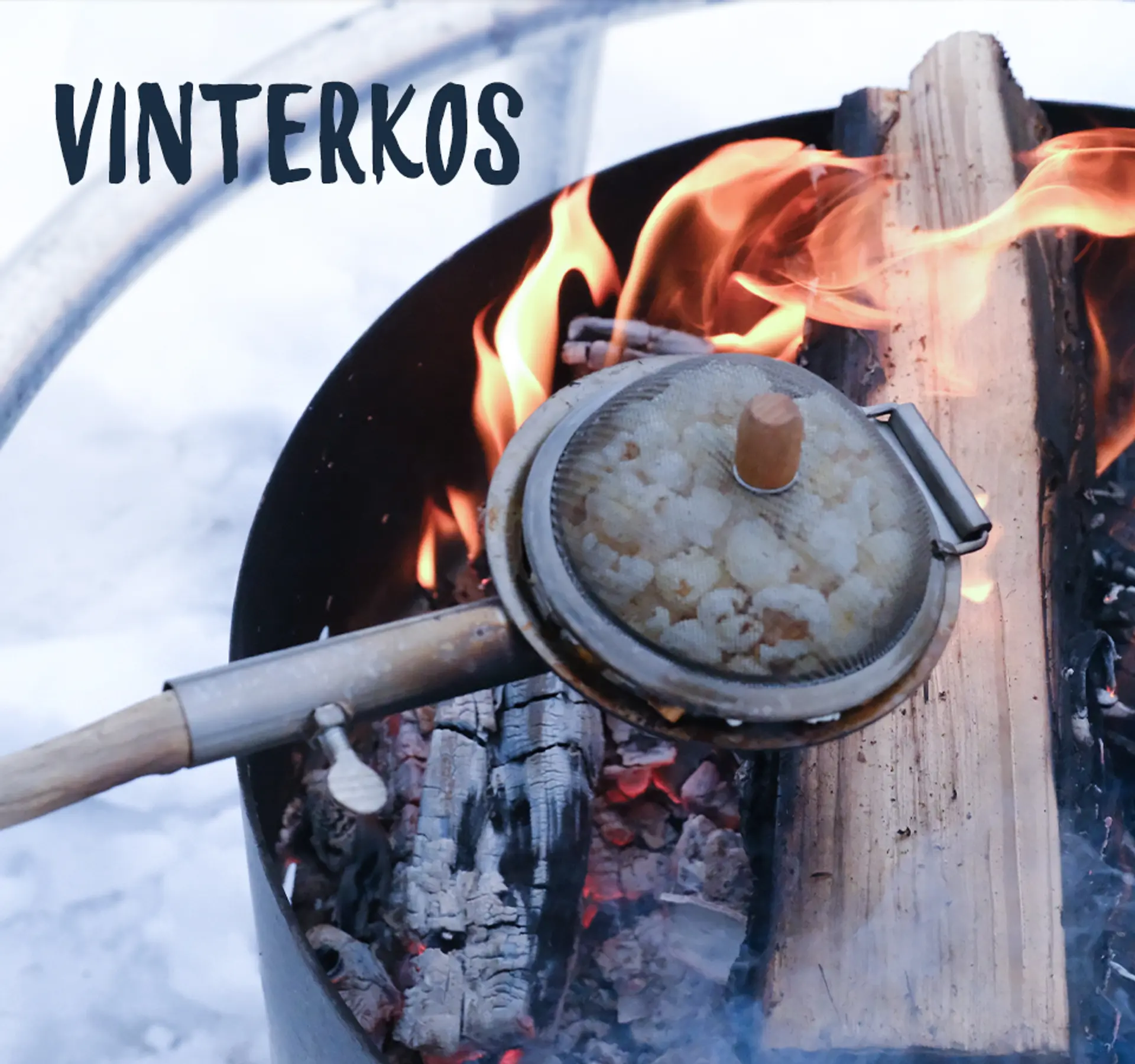 Bestselger: Popcorn popper, 249,-. Fotografi av popcorn popper over bål.