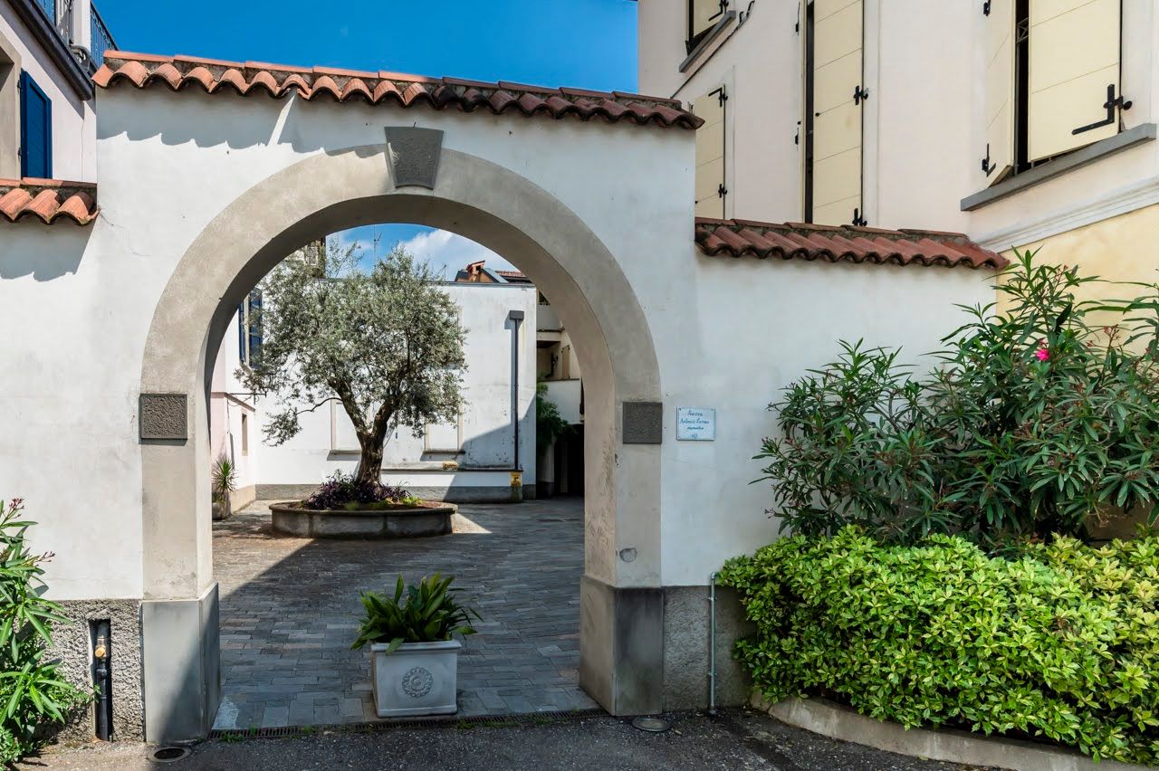 Riflessi sul lago - esterno