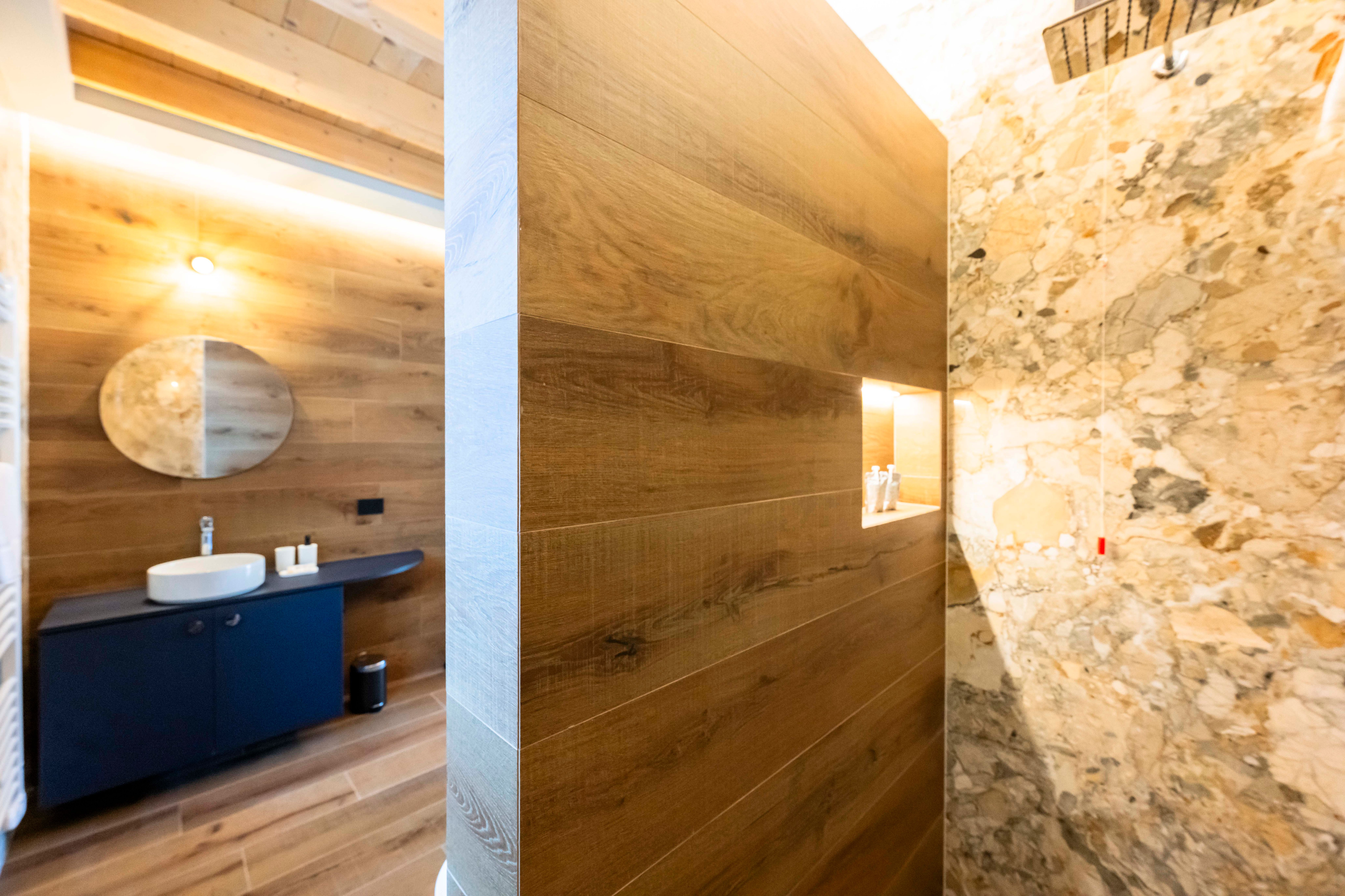 Franciacorta and Lake Acqua Bathroom