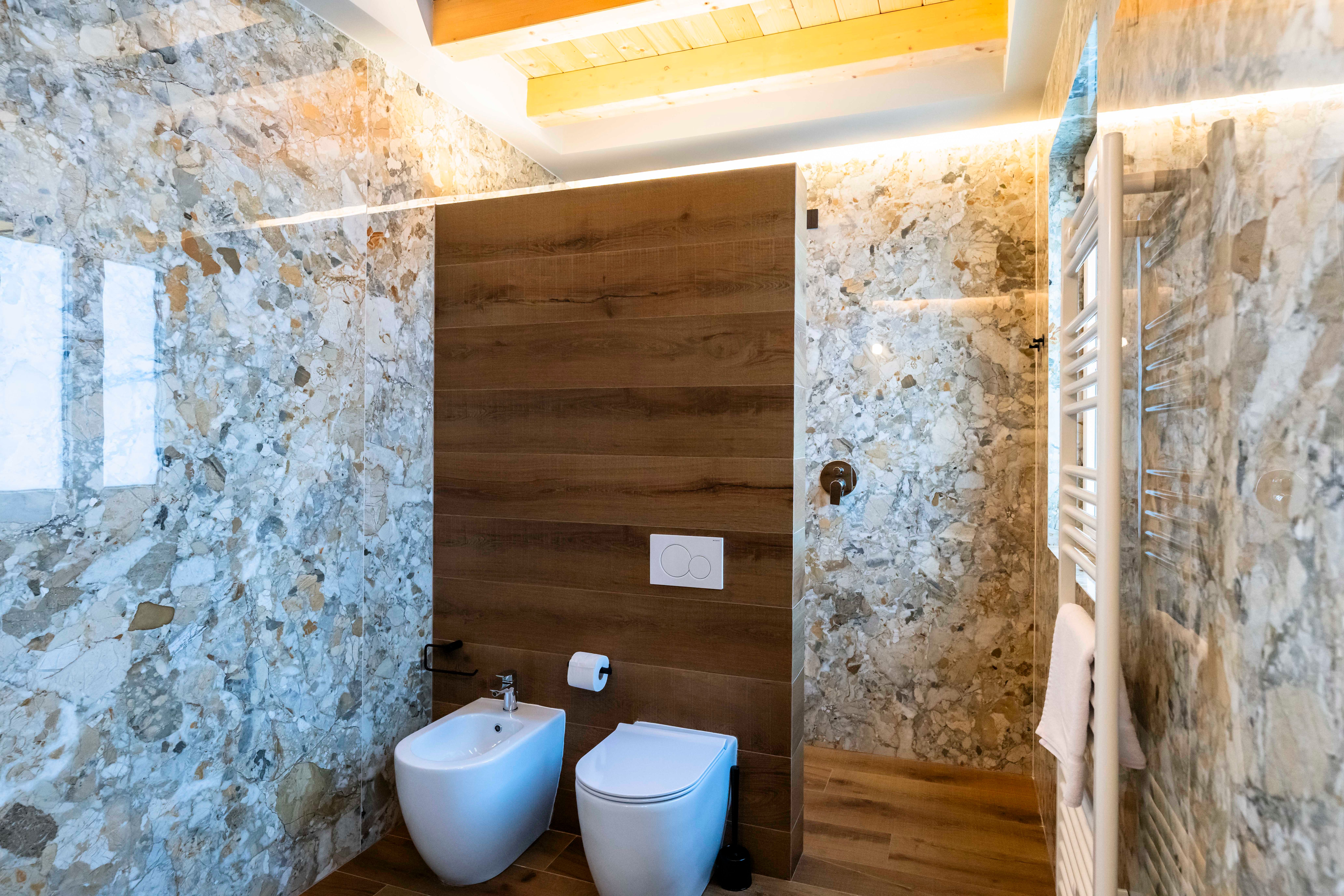 Franciacorta and Lake Sole Bathroom