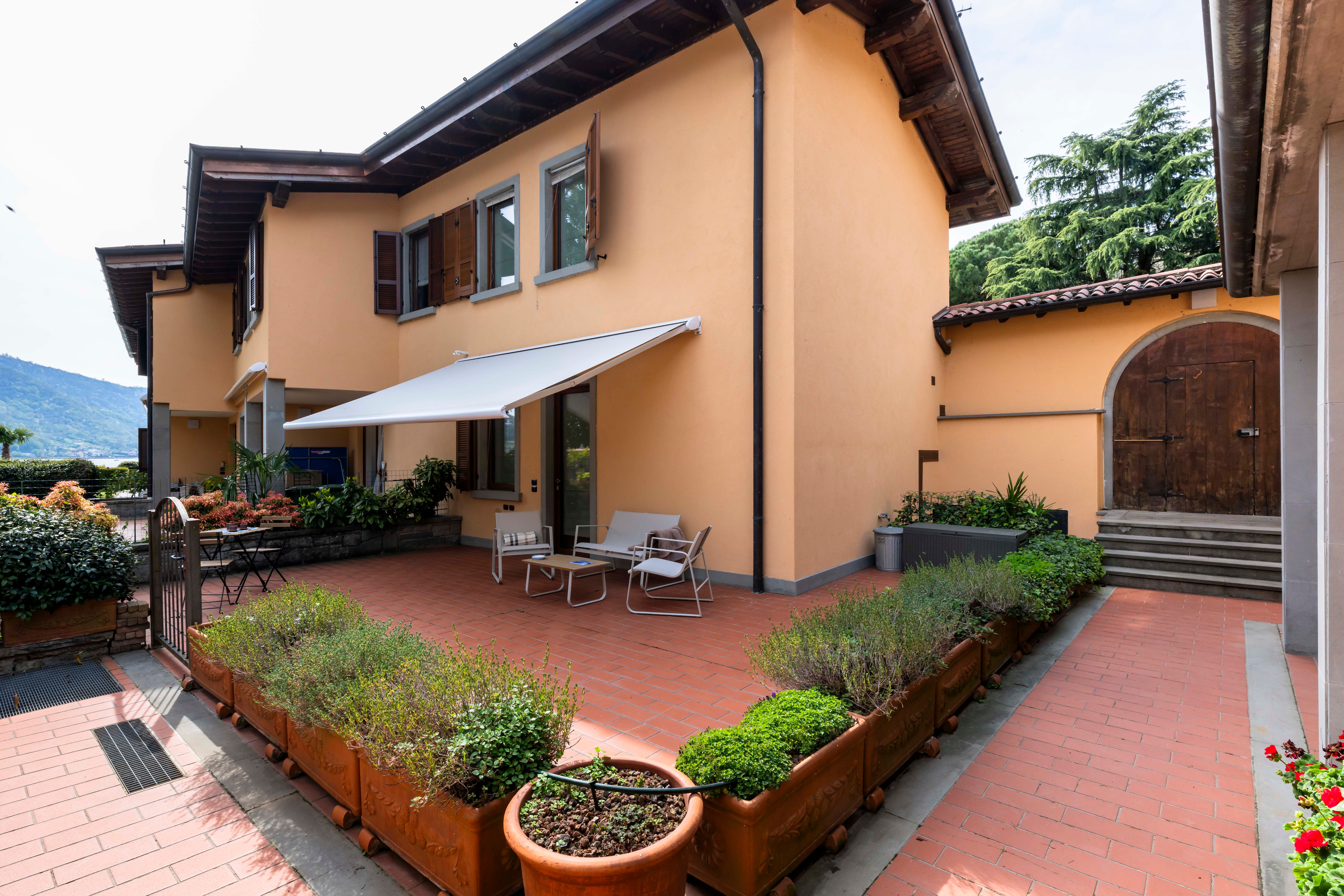 Nasti Lake and Pool Exteriors