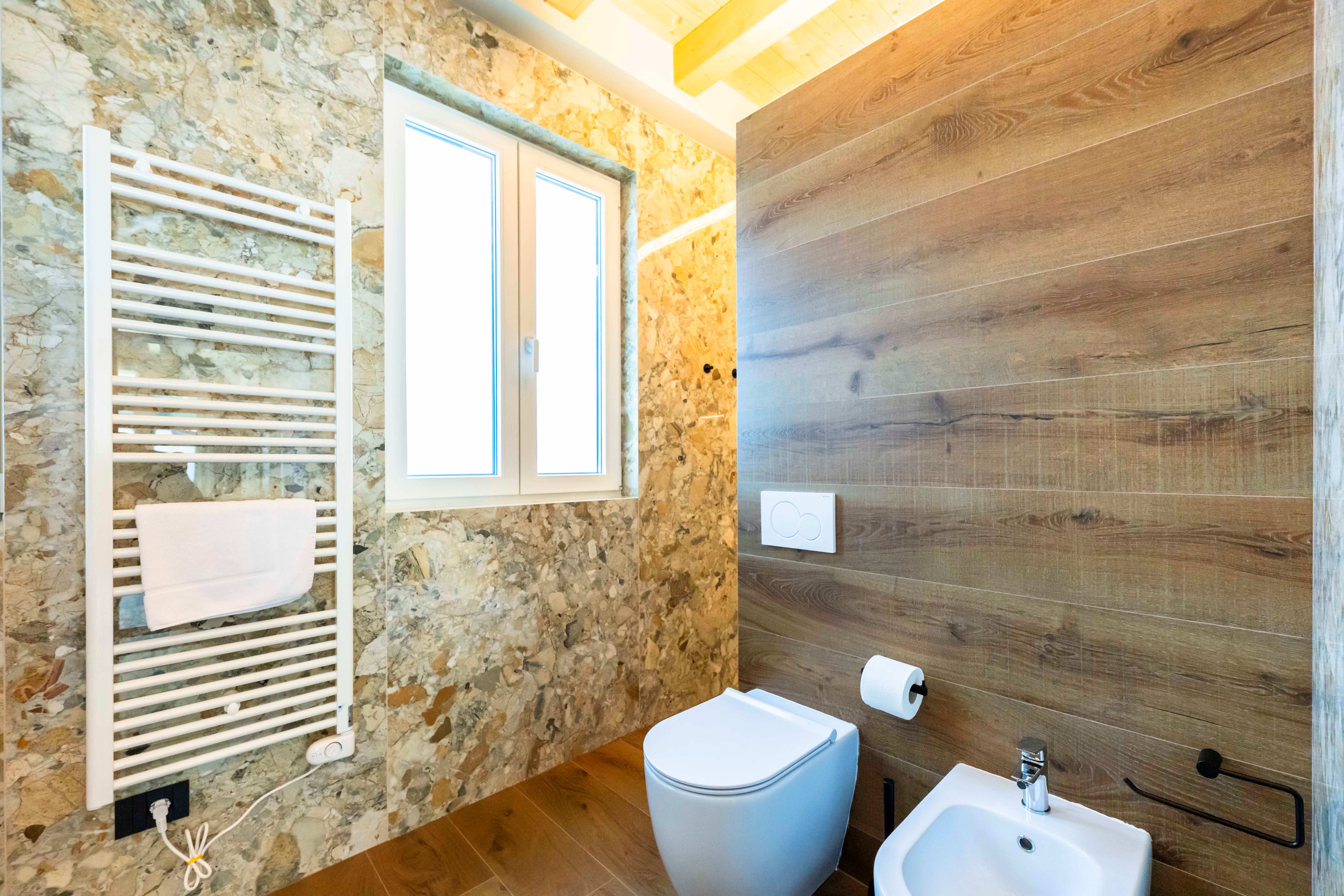 Franciacorta and Lake Aria Bathroom