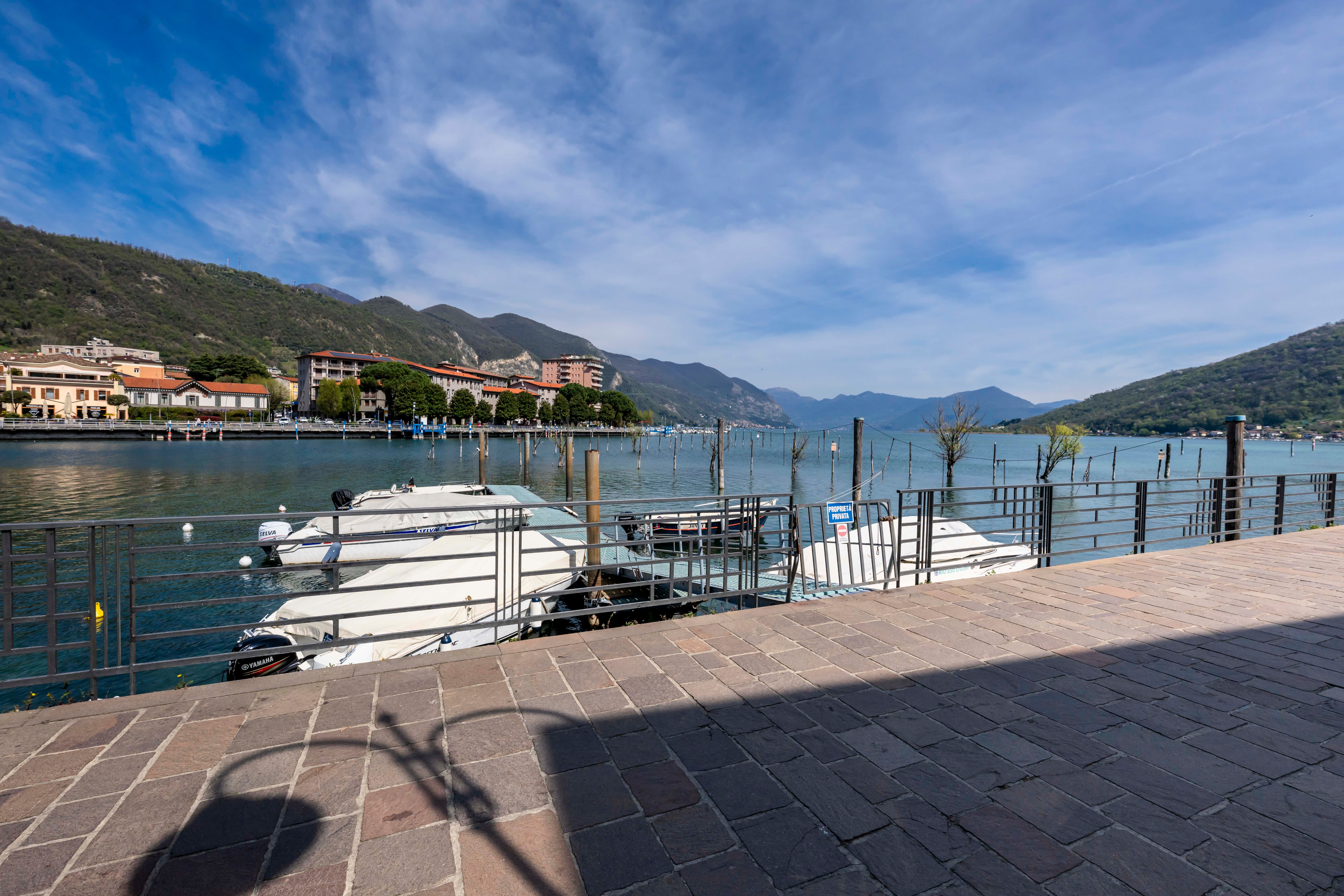 Franciacorta and Lake Aria Exteriors