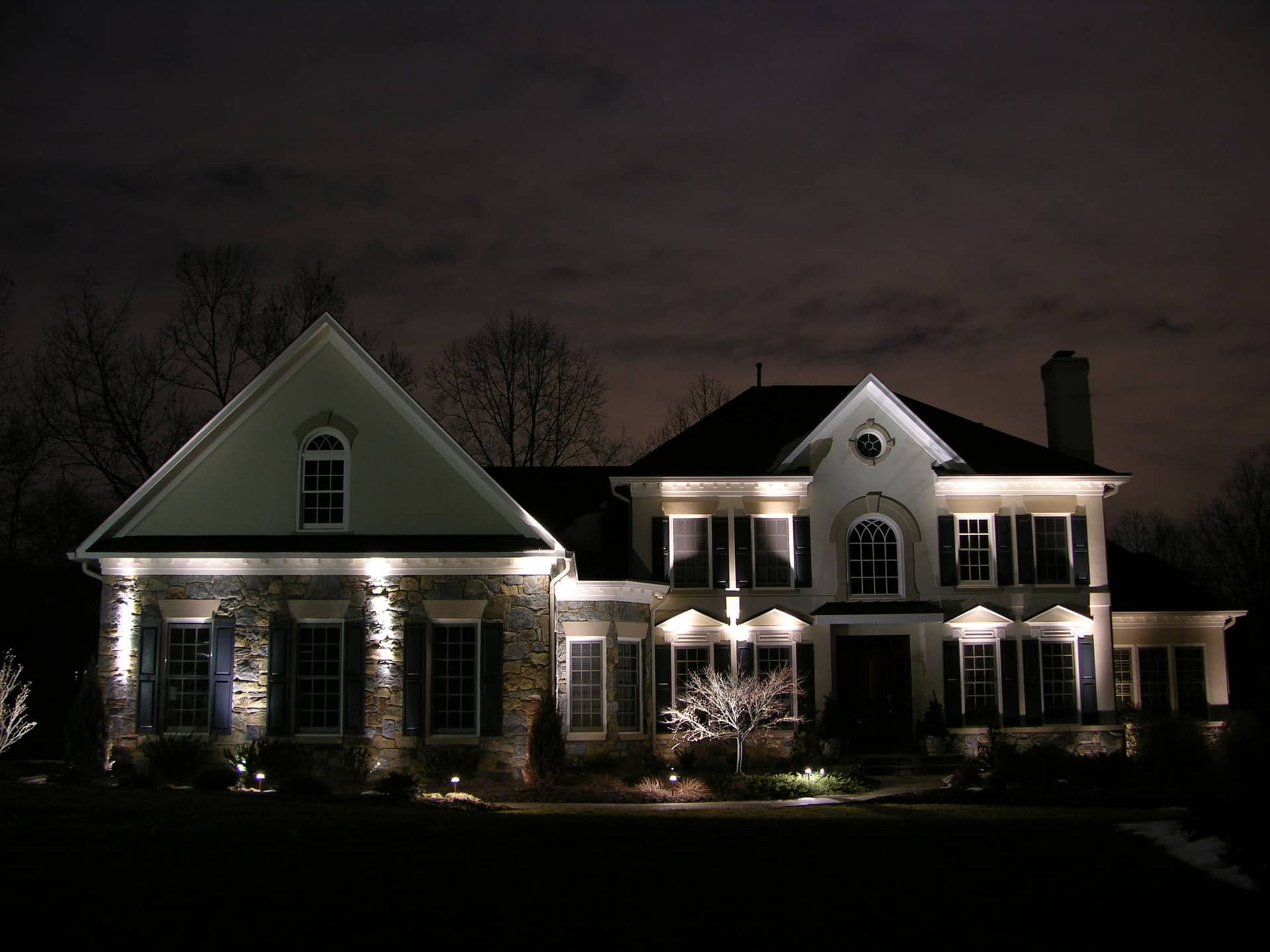 Residential Energy, 5th Edition: Energy Efficiency Reference Tool Recommeded by Outdoor Lighting and Lawn Care Experts