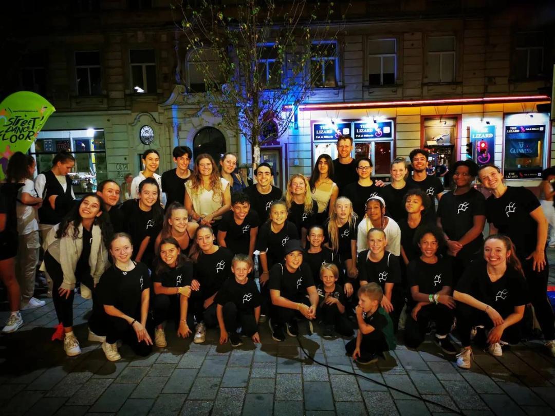 Foto zum Beitrag „IU Showblock bei Neubau Street Dancefloor 2021“