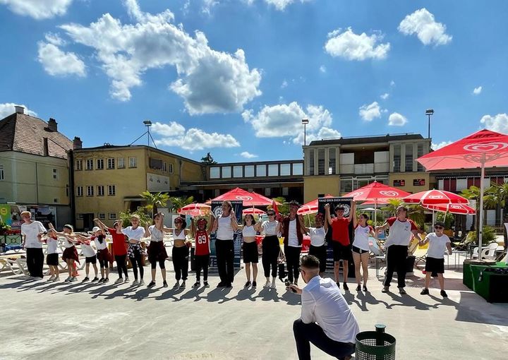Foto zum Beitrag „SHOW im Stadtbad Mödling“