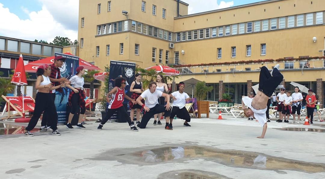 Foto zum Beitrag „SHOW im Stadtbad Mödling“