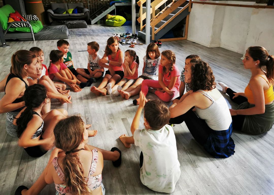 Kinder beim Indeed Unique Sommer-Dance-Camp