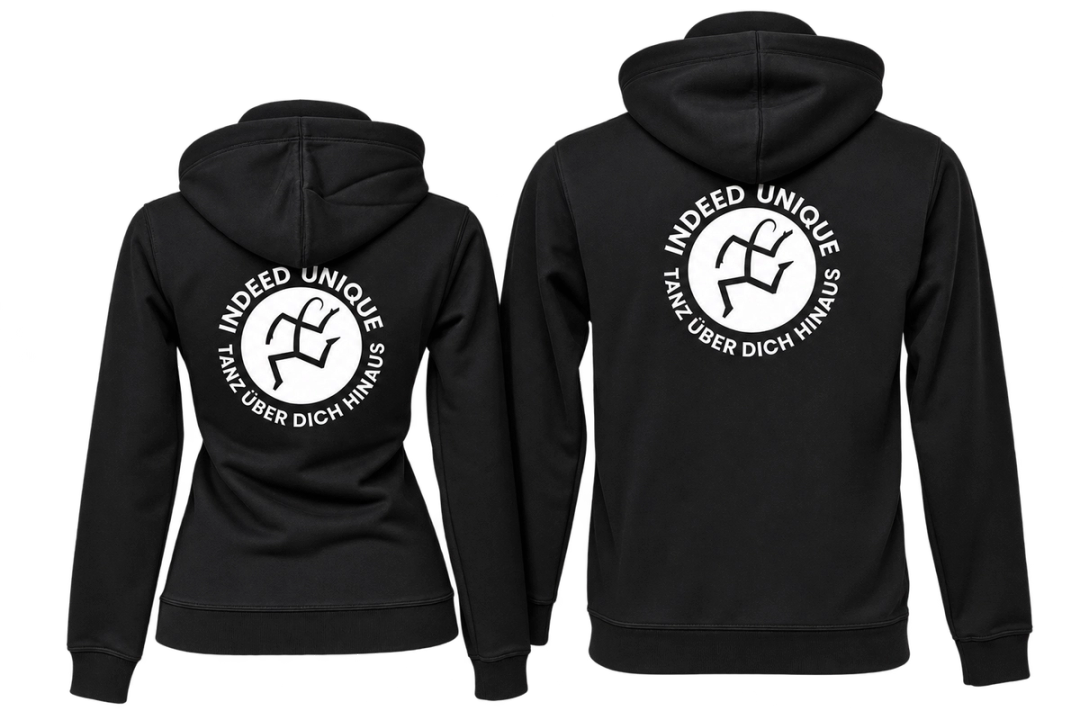 Hoodies von hinten: rundes weißes Logo „Indeed Unique – Tanz über dich hinaus“