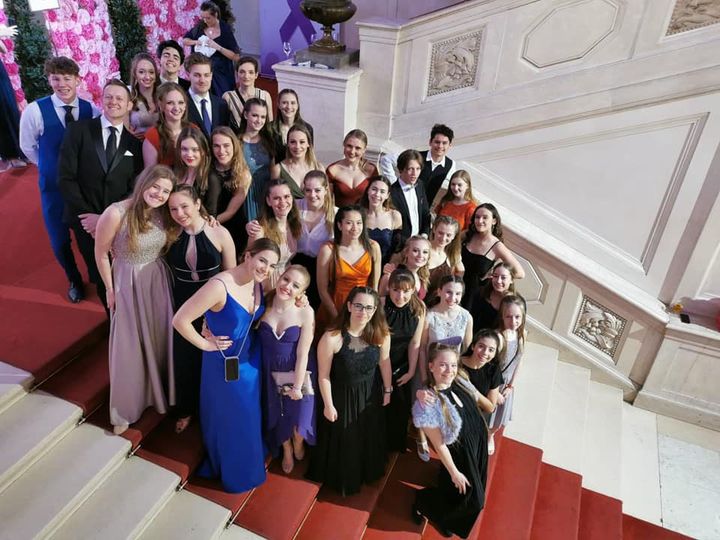 Foto zum Beitrag „Dancer Against Cancer“