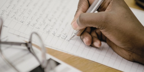 A learner making notes, showing a student using semantic spotlighting.