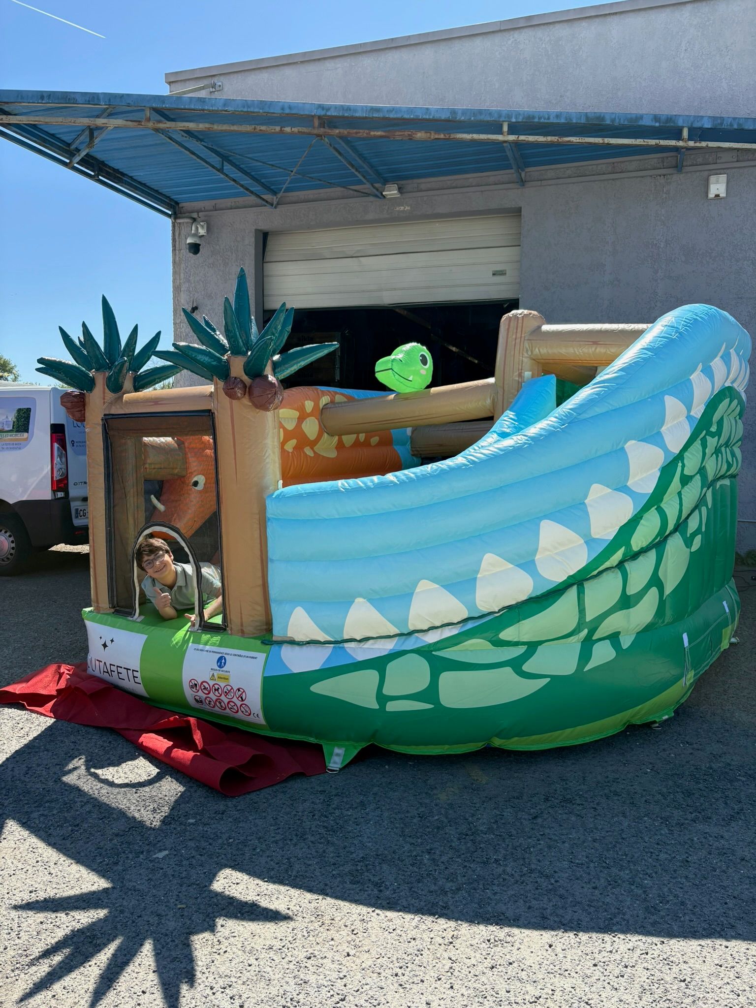 Dino bouncer