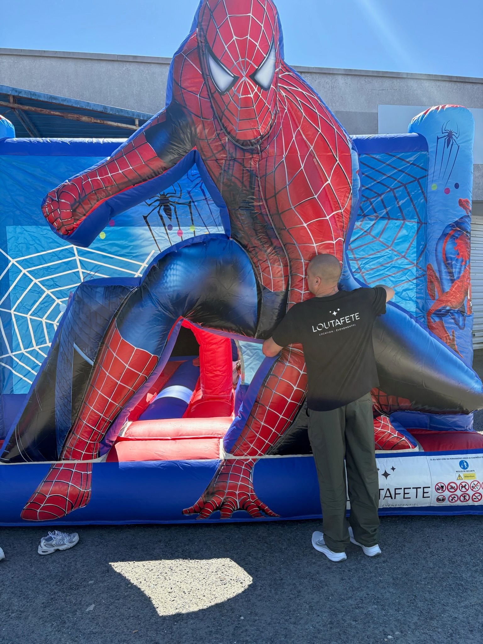 Spiderman géant châteaux gonflables