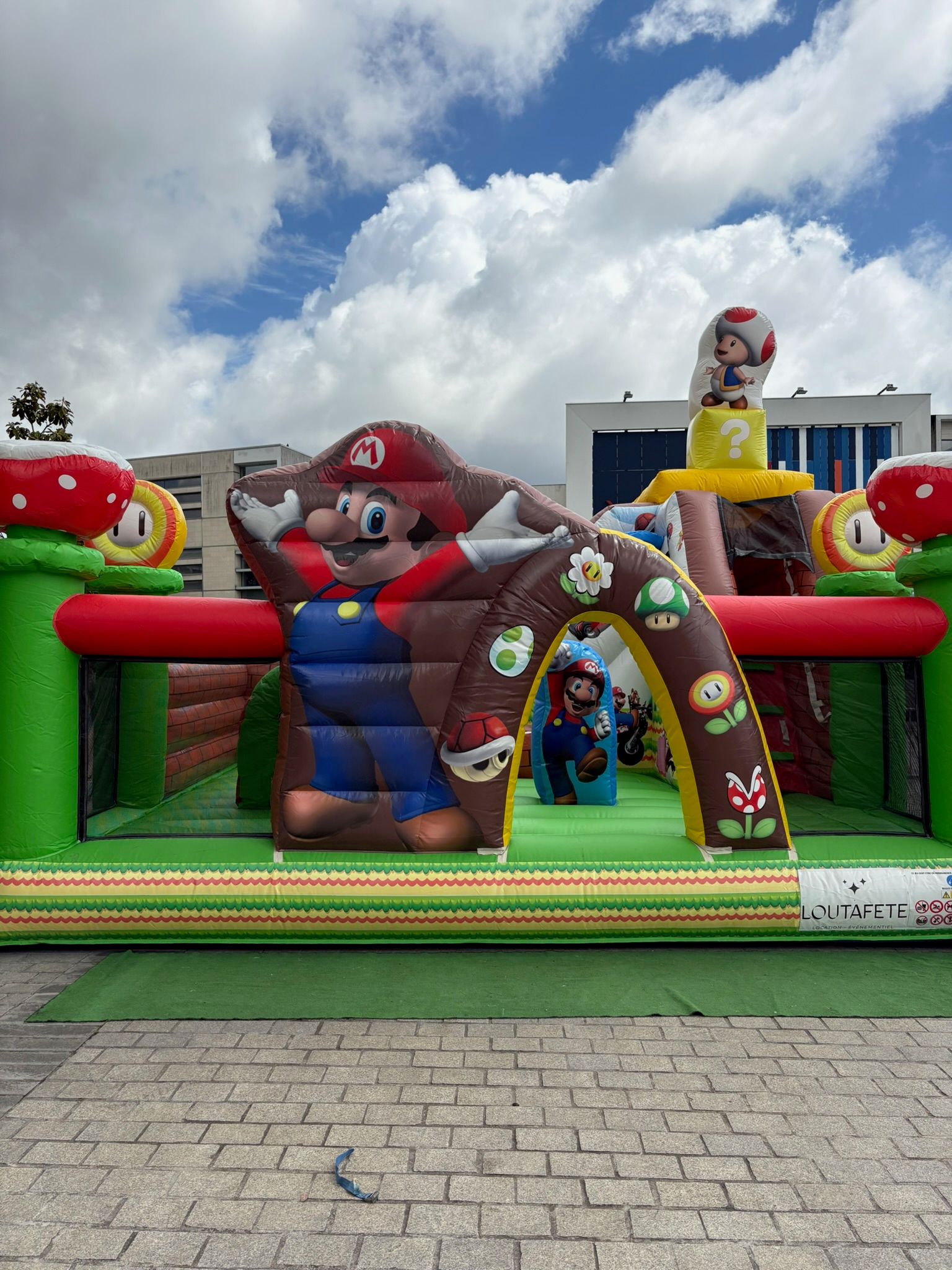 Nouvelles structures gonflables 2026 disponibles à la location chez LOUTAFETE : Spider-Man, Minecraft, Monde de Mario, Bateau Pirate, Multijeux Lego, Parcours Tropical, Ocean Bouncer, Dino Bouncer et Combo Alpaga pour anniversaires, fêtes et événements en Gironde.