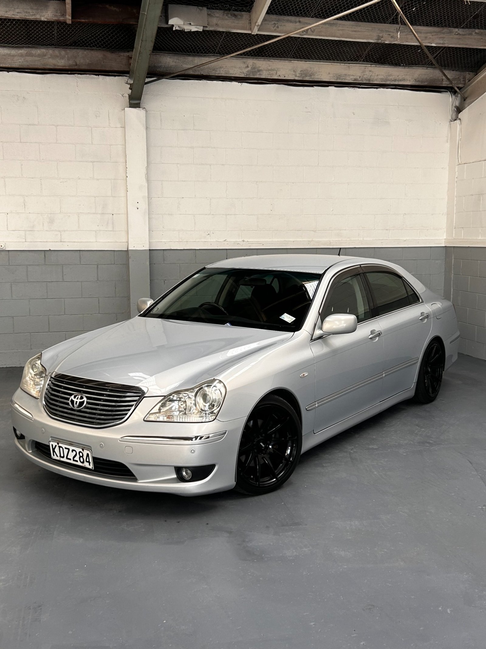 2004 Toyota Crown Majesta