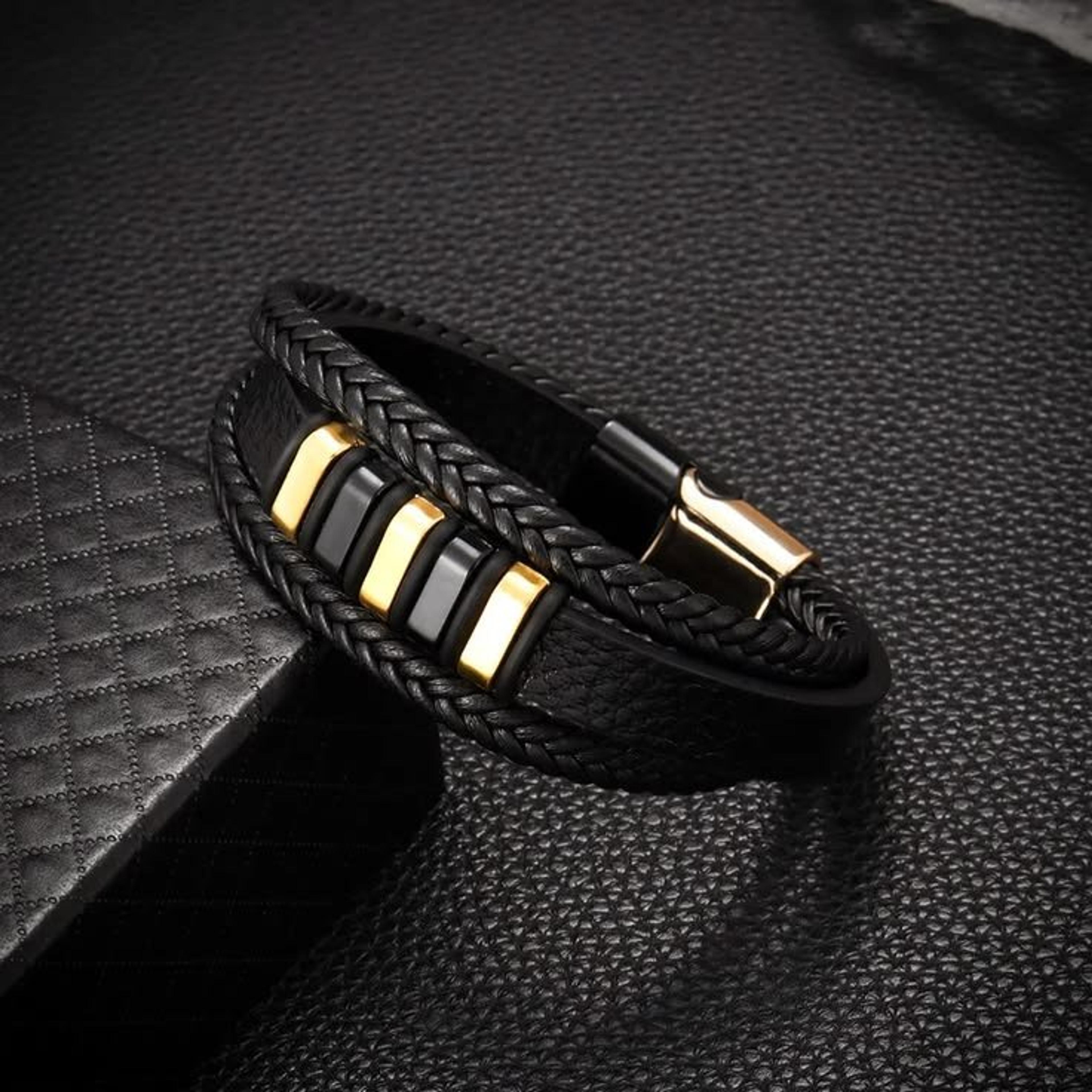 Gold detail leather bracelet