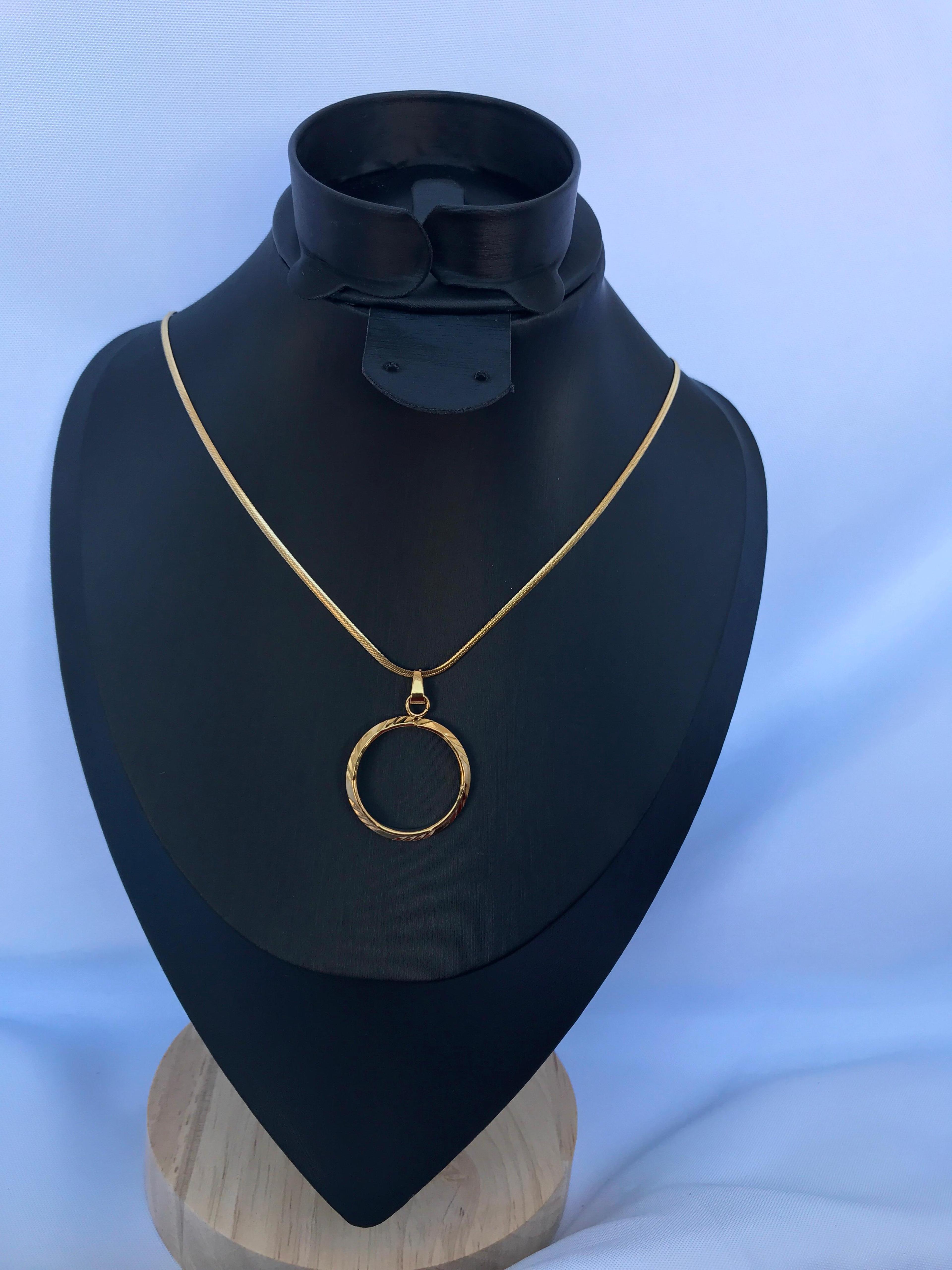 Circle Pendant necklace 