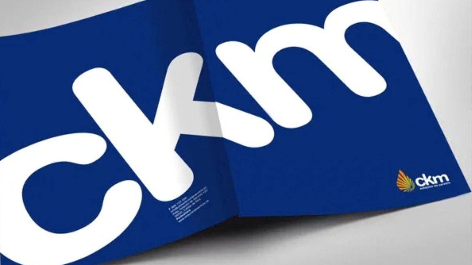 Diseño de Carpeta Corporativa de CKM Gasolineras