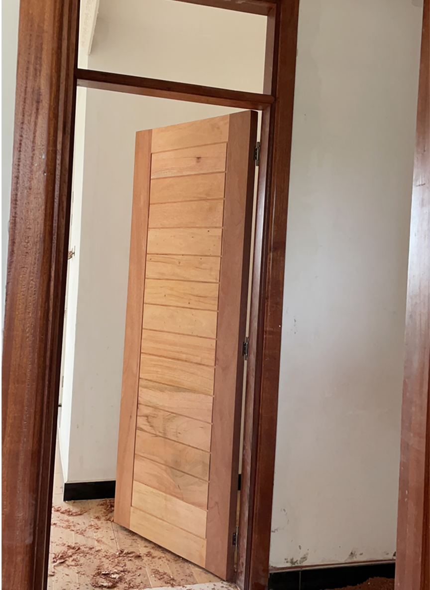 Mahogany door - compaq TNG design - 1 of 3