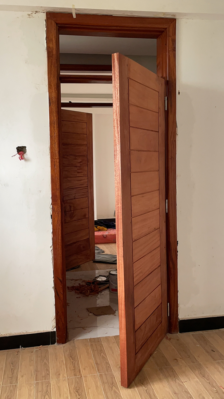 Mahogany door - compaq TNG design - 3 of 3