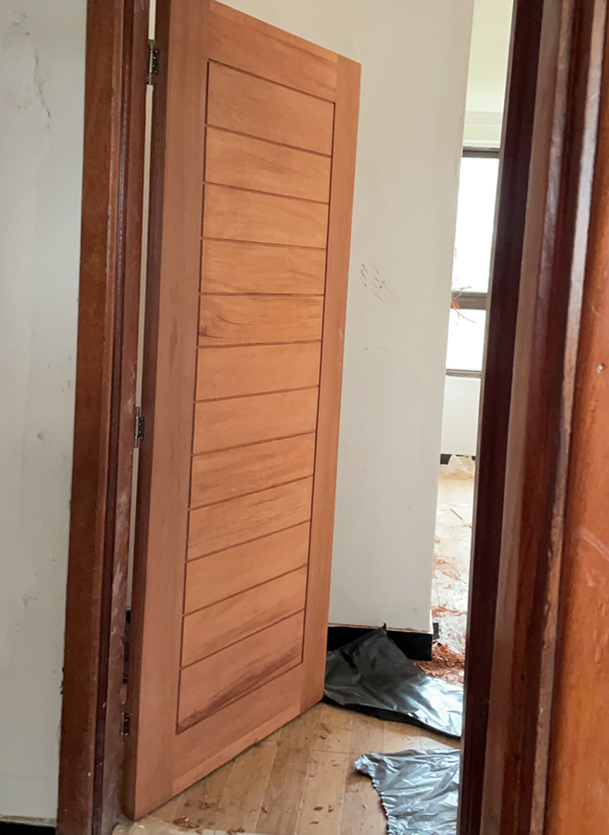 Mahogany door - compaq TNG design - 2 of 3