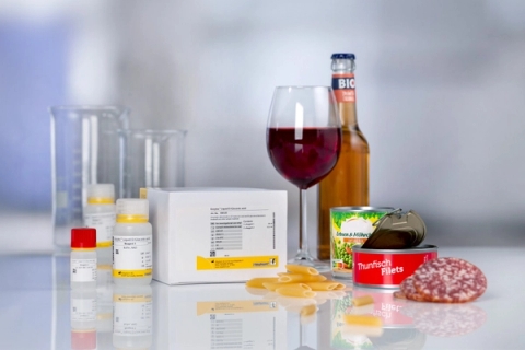 So sánh phương pháp enzymatic và phân tích hóa lý truyền thống