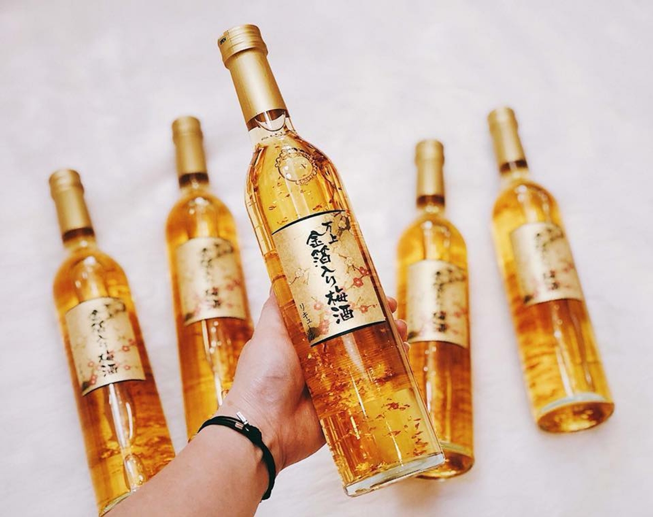 mua rượu mơ vảy vàng kikkoman