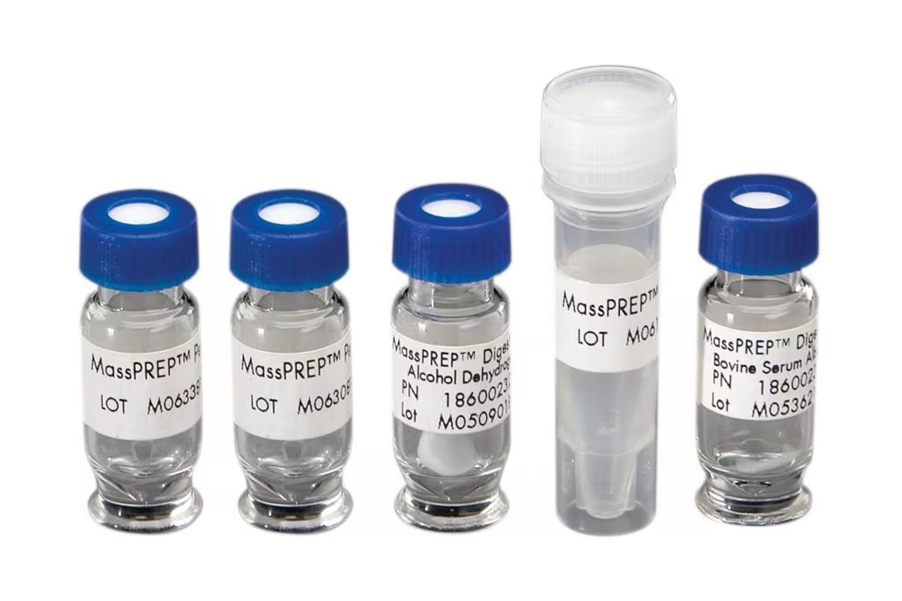 Bộ chuẩn peptide Waters giúp giảm thời gian dừng máy và hỗ trợ phát triển, thẩm định cũng như xử lý sự cố các ứng dụng peptide.