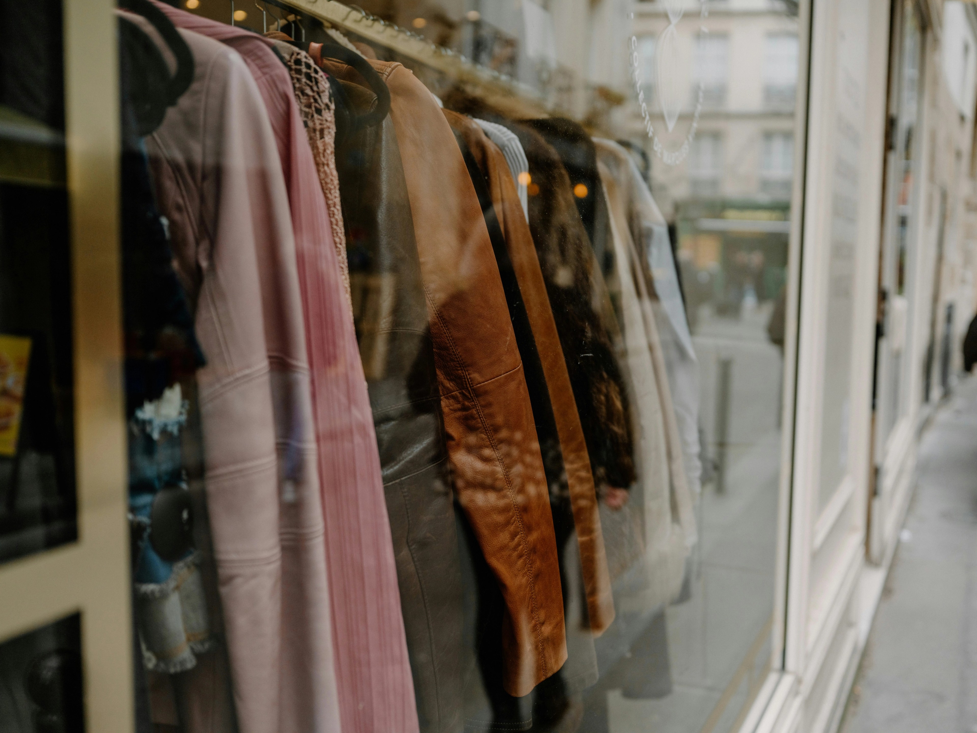 shopping window clothes lindex