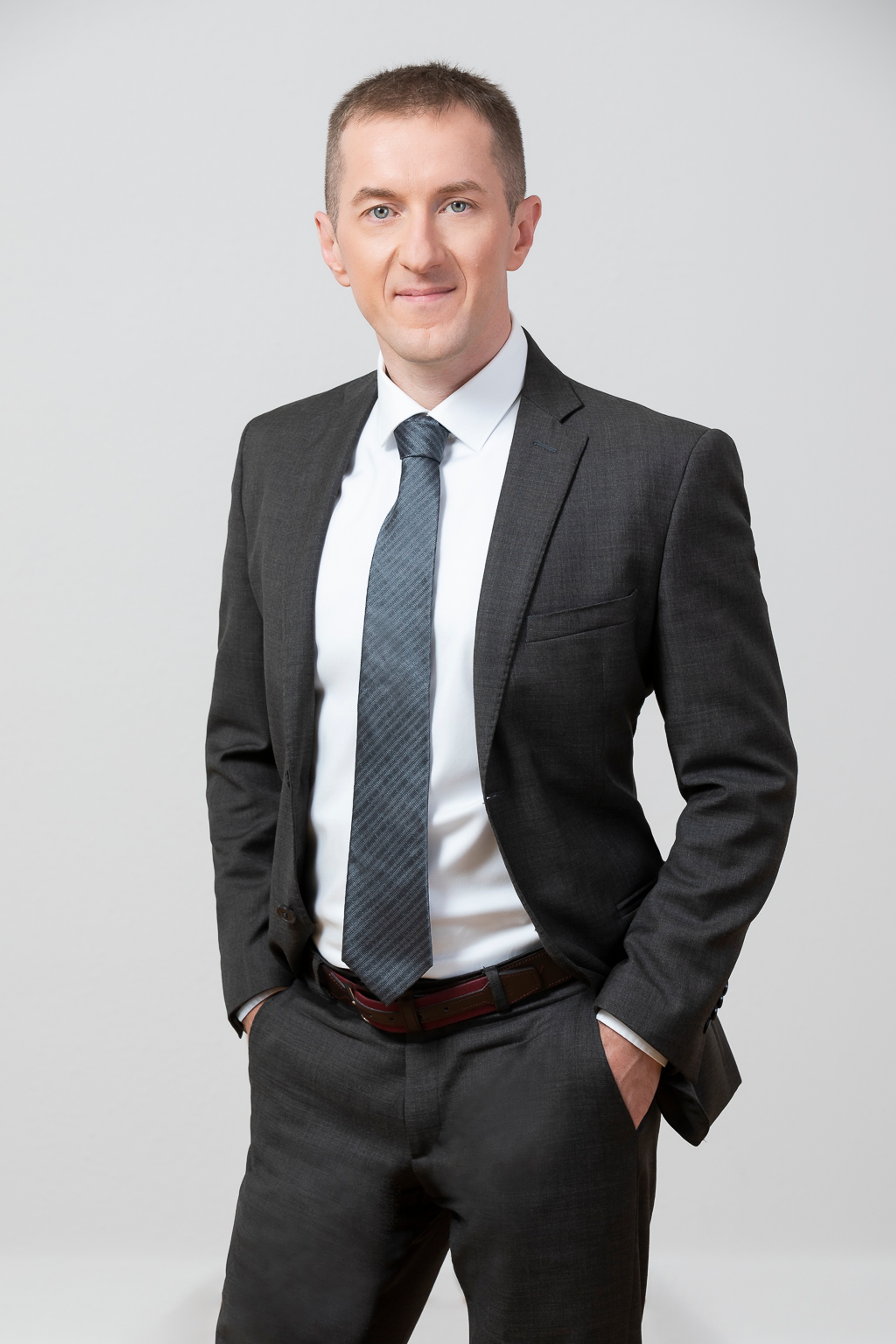 Dr. Vámosi Róbert 