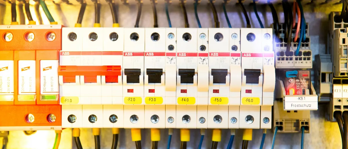 Schaltschrankbau, Steuerungs- und Automatisierungstechnik